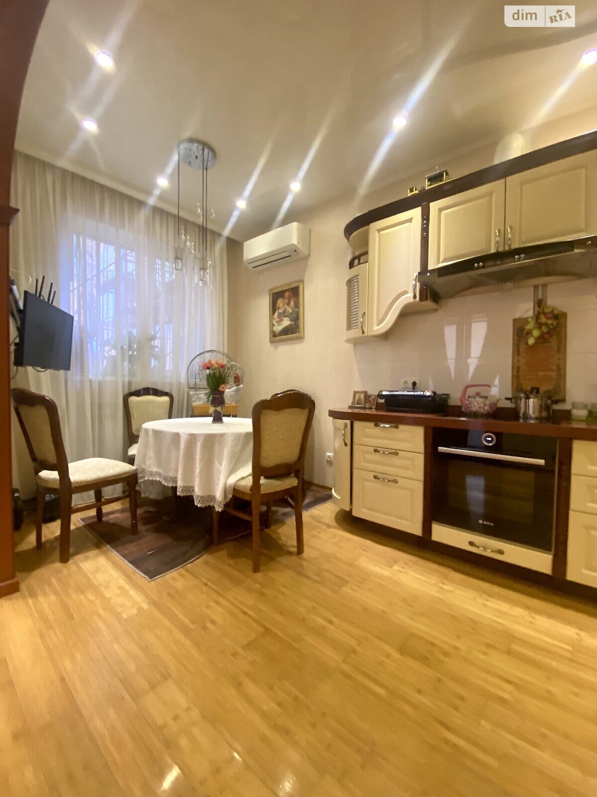 Продаж п`ятикімнатної квартири в Одесі, на вул. Адмірала Лазарєва 44, район Молдаванка фото 1 Продаж п`ятикімнатної квартири в Одесі, на вул. Адмірала Лазарєва 44, район Молдаванка фото 1