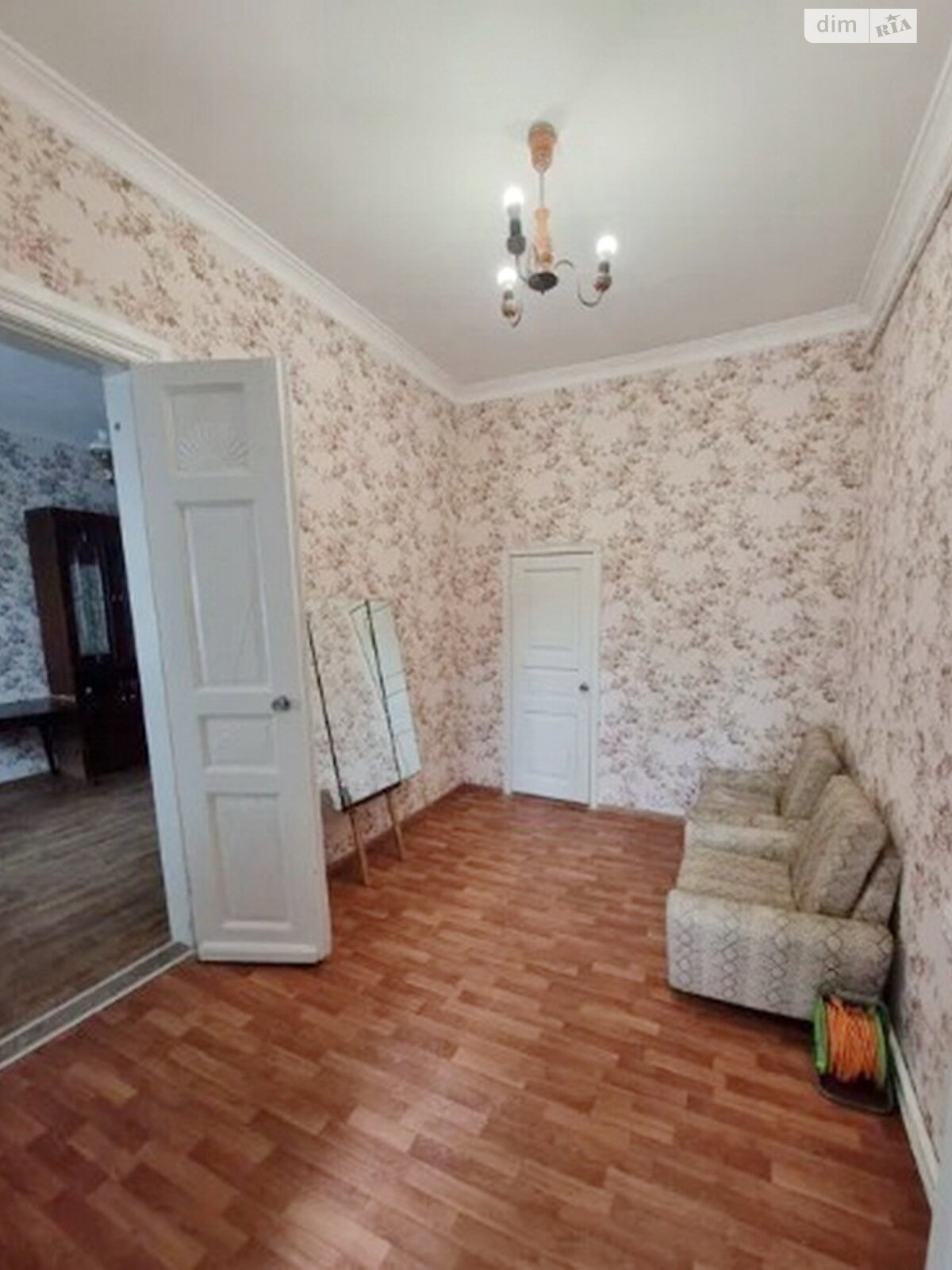 Продаж трикімнатної квартири в Одесі, на пл. Алексєєвська 1, район Молдаванка фото 1 Продаж трикімнатної квартири в Одесі, на пл. Алексєєвська 1, район Молдаванка фото 1