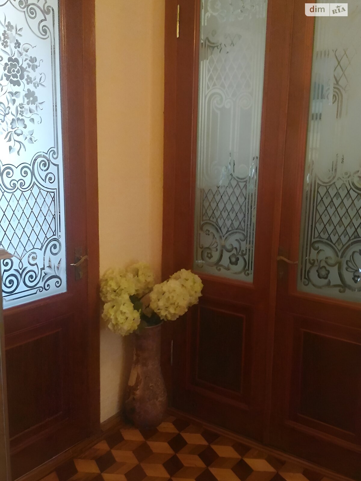 Продаж чотирикімнатної квартири в Одесі, на пров. Банний, район Молдаванка фото 1 Продаж чотирикімнатної квартири в Одесі, на пров. Банний, район Молдаванка фото 1