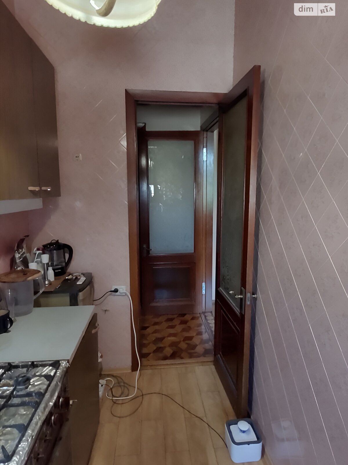Продаж чотирикімнатної квартири в Одесі, на пров. Банний, район Молдаванка фото 1 Продаж чотирикімнатної квартири в Одесі, на пров. Банний, район Молдаванка фото 1