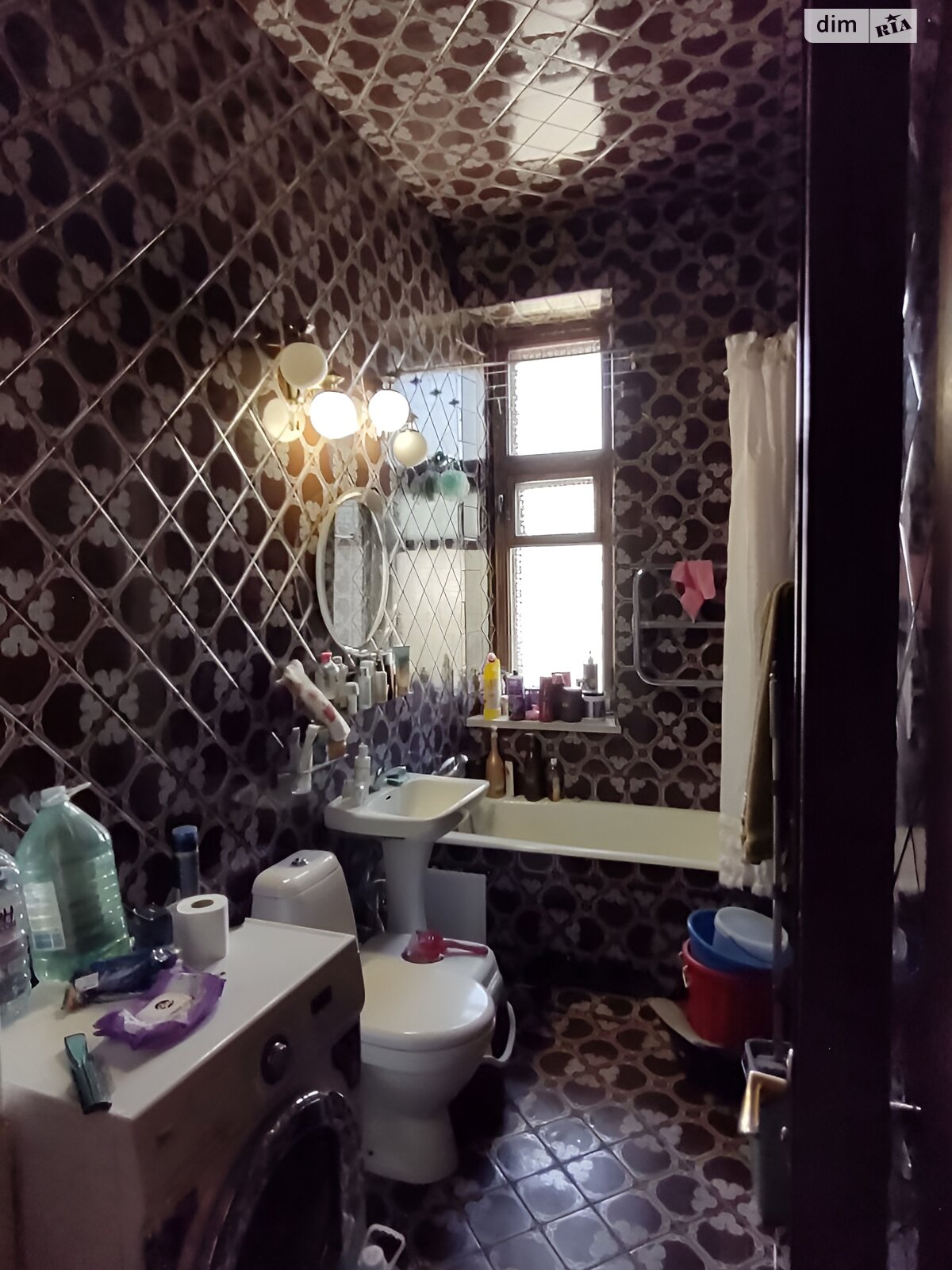 Продаж чотирикімнатної квартири в Одесі, на пров. Банний, район Молдаванка фото 1 Продаж чотирикімнатної квартири в Одесі, на пров. Банний, район Молдаванка фото 1