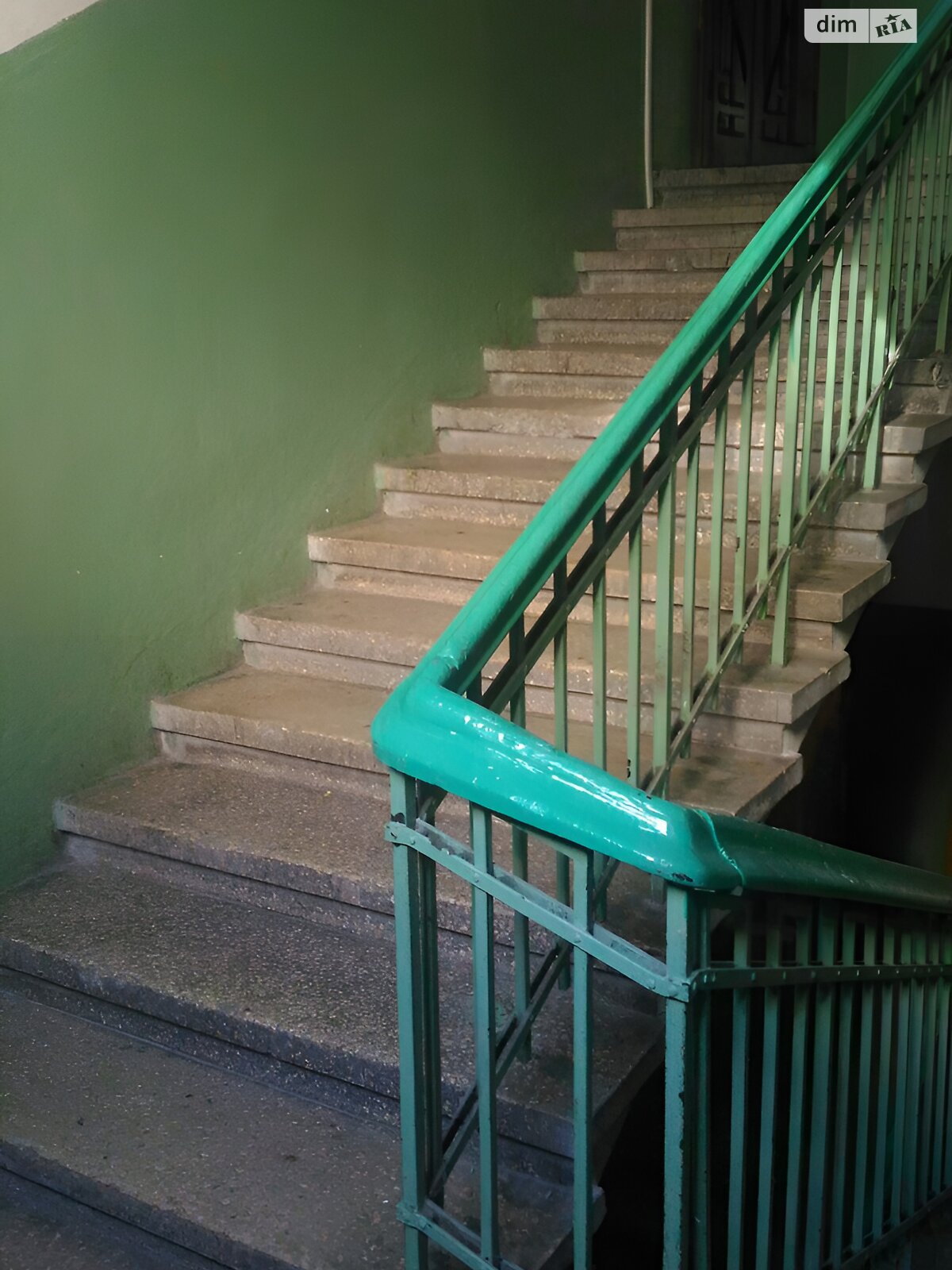 Продаж чотирикімнатної квартири в Одесі, на пров. Банний, район Молдаванка фото 1 Продаж чотирикімнатної квартири в Одесі, на пров. Банний, район Молдаванка фото 1