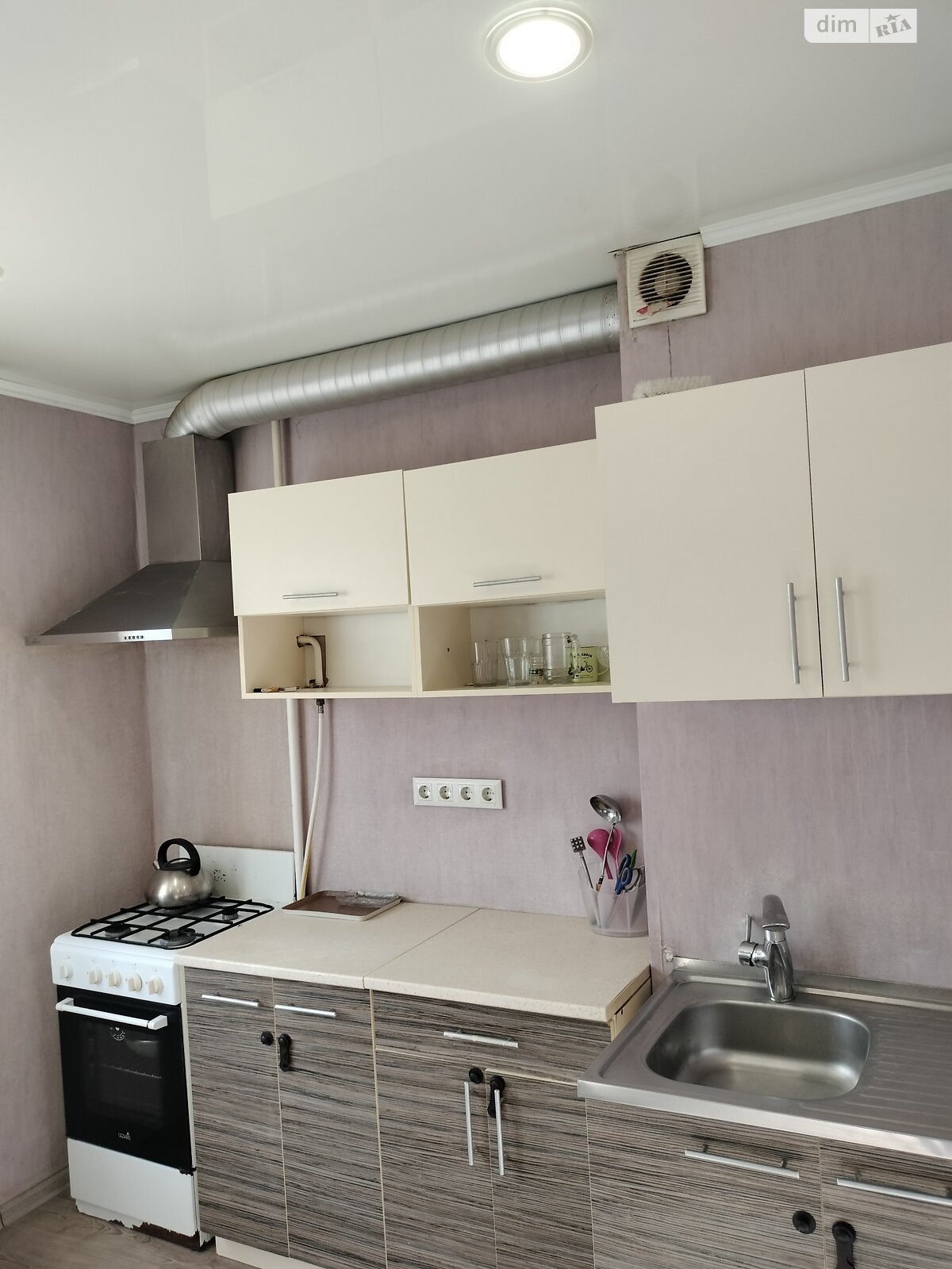 Продаж однокімнатної квартири в Одесі, на пров. Банний 3, район Молдаванка фото 1 Продаж однокімнатної квартири в Одесі, на пров. Банний 3, район Молдаванка фото 1
