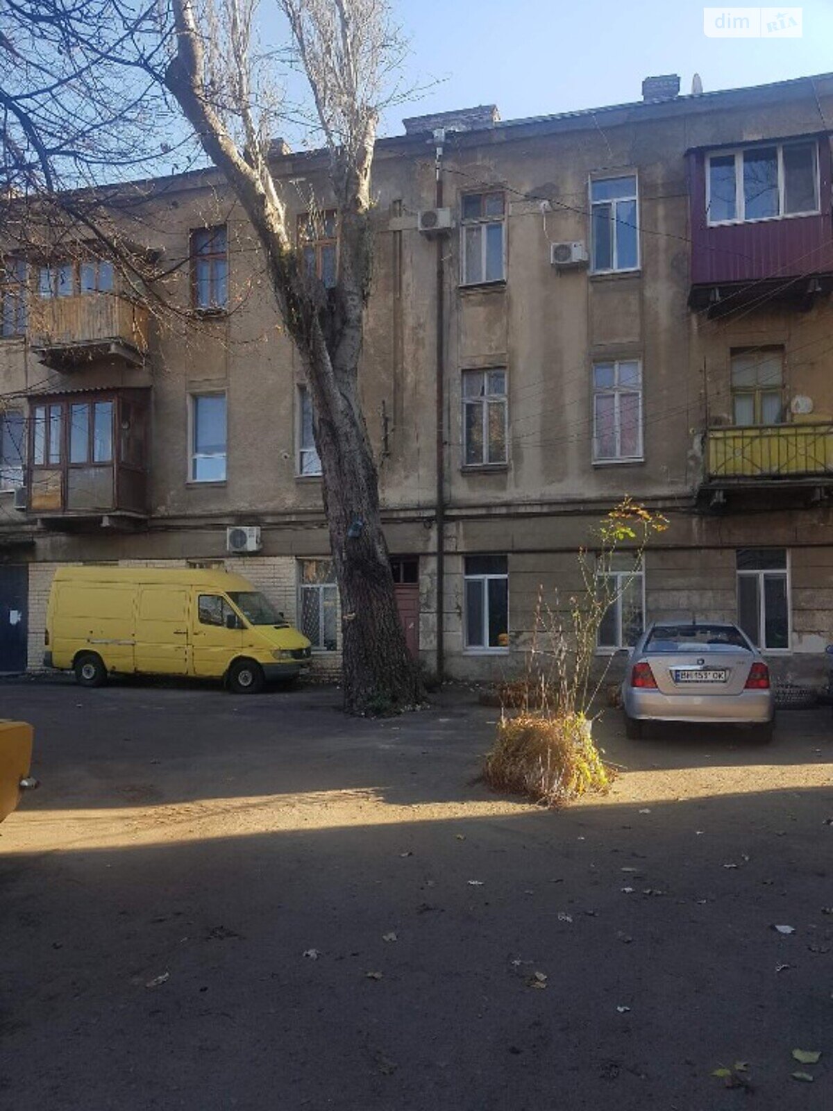 Продаж чотирикімнатної квартири в Одесі, на вул. Богдана Хмельницького, район Молдаванка фото 1