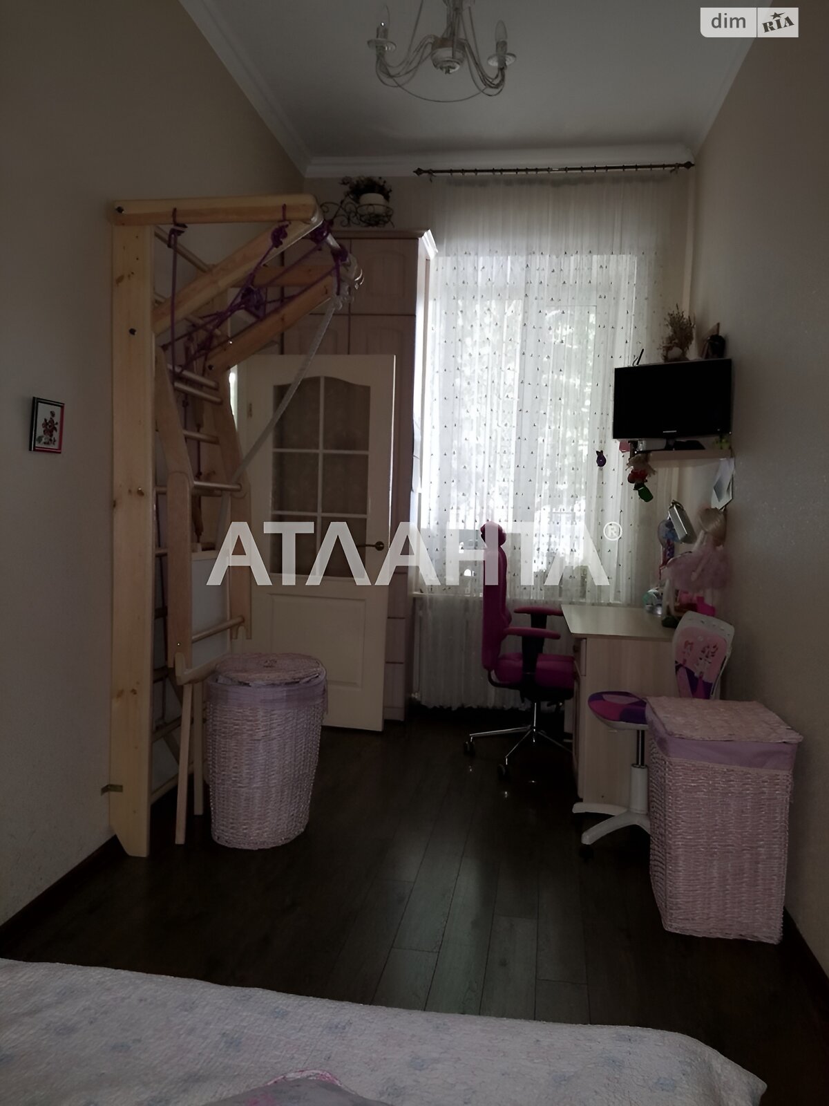 Продаж трикімнатної квартири в Одесі, на вул. Богдана Хмельницького, район Молдаванка фото 1 Продаж трикімнатної квартири в Одесі, на вул. Богдана Хмельницького, район Молдаванка фото 1