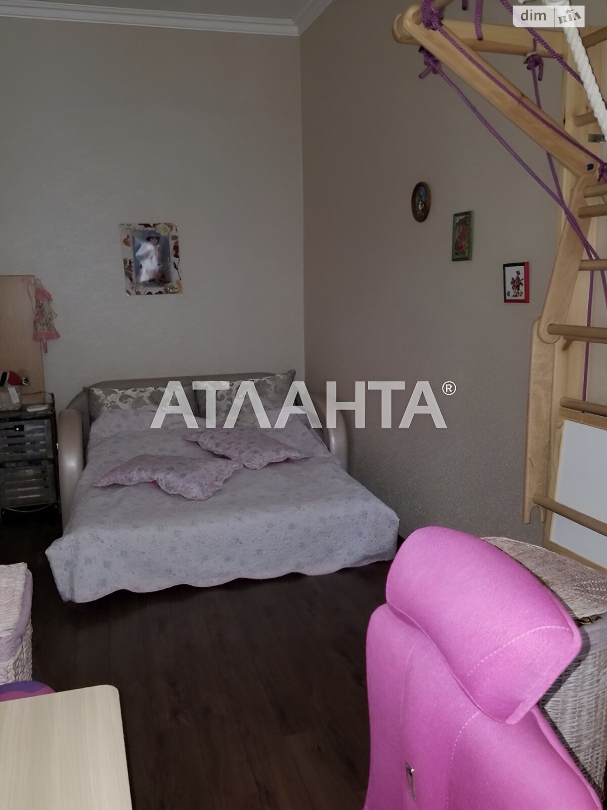 Продаж трикімнатної квартири в Одесі, на вул. Богдана Хмельницького, район Молдаванка фото 1 Продаж трикімнатної квартири в Одесі, на вул. Богдана Хмельницького, район Молдаванка фото 1