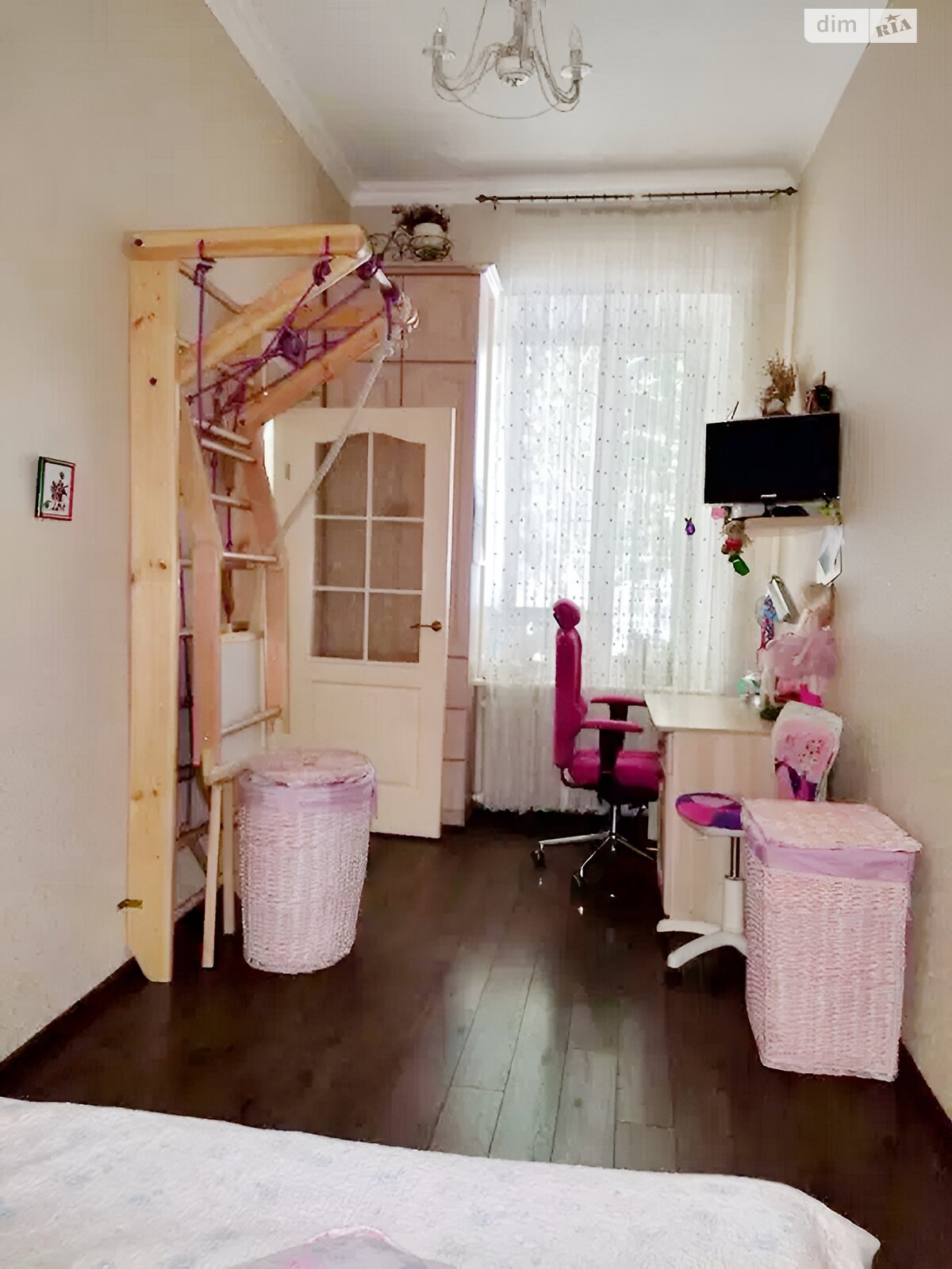 Продаж трикімнатної квартири в Одесі, на вул. Богдана Хмельницького 31, район Молдаванка фото 1 Продаж трикімнатної квартири в Одесі, на вул. Богдана Хмельницького 31, район Молдаванка фото 1