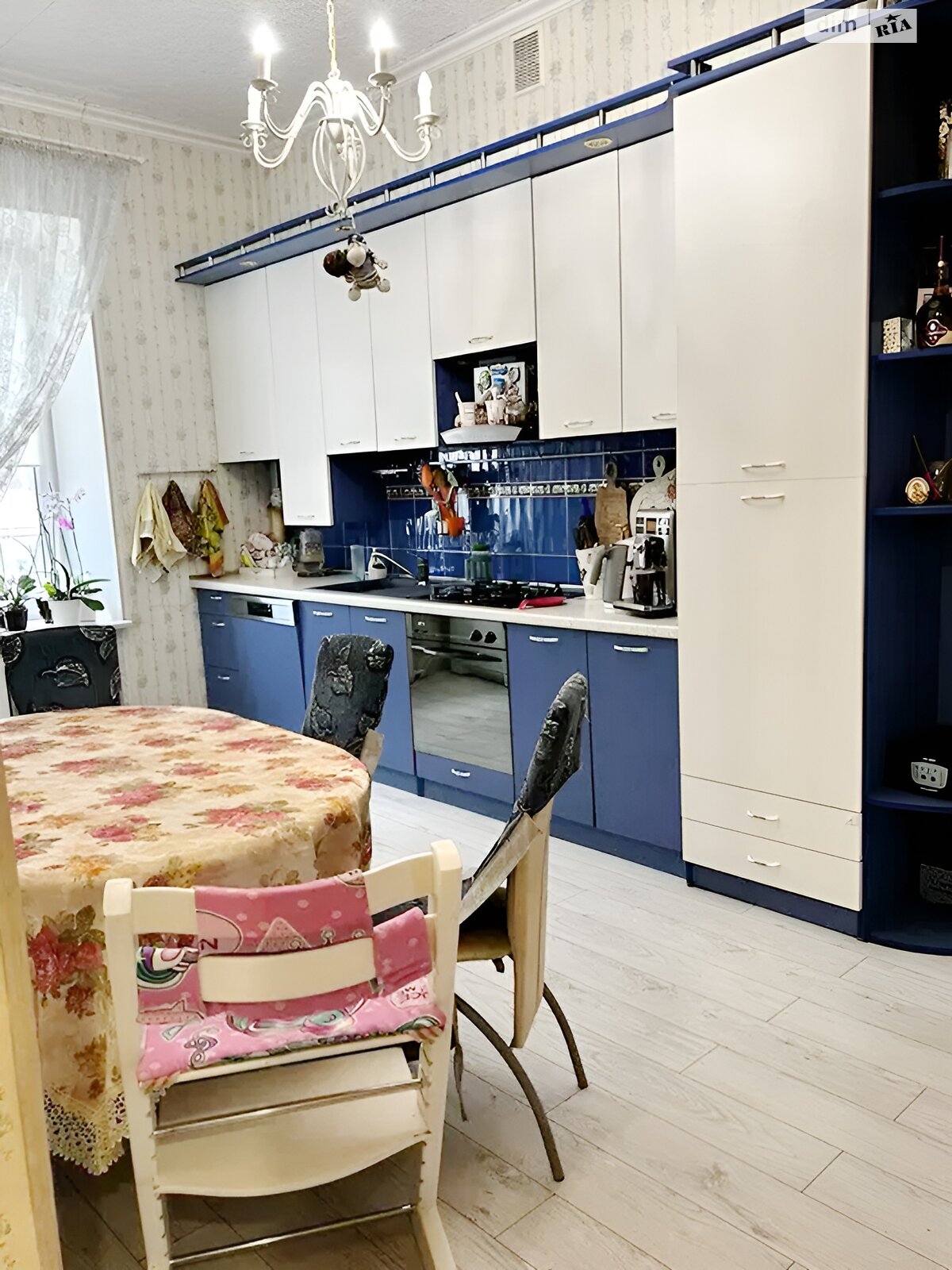 Продаж трикімнатної квартири в Одесі, на вул. Богдана Хмельницького 31, район Молдаванка фото 1 Продаж трикімнатної квартири в Одесі, на вул. Богдана Хмельницького 31, район Молдаванка фото 1