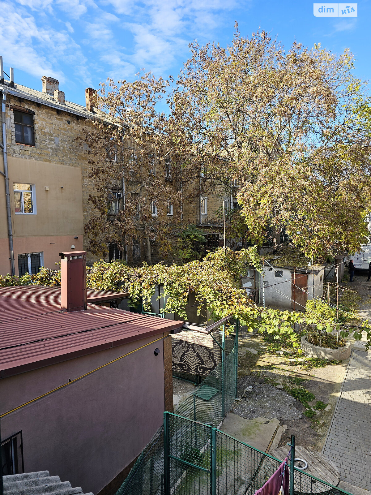 Продажа трехкомнатной квартиры в Одессе, на ул. Болгарская, район Молдаванка фото 1 Продажа трехкомнатной квартиры в Одессе, на ул. Болгарская, район Молдаванка фото 1