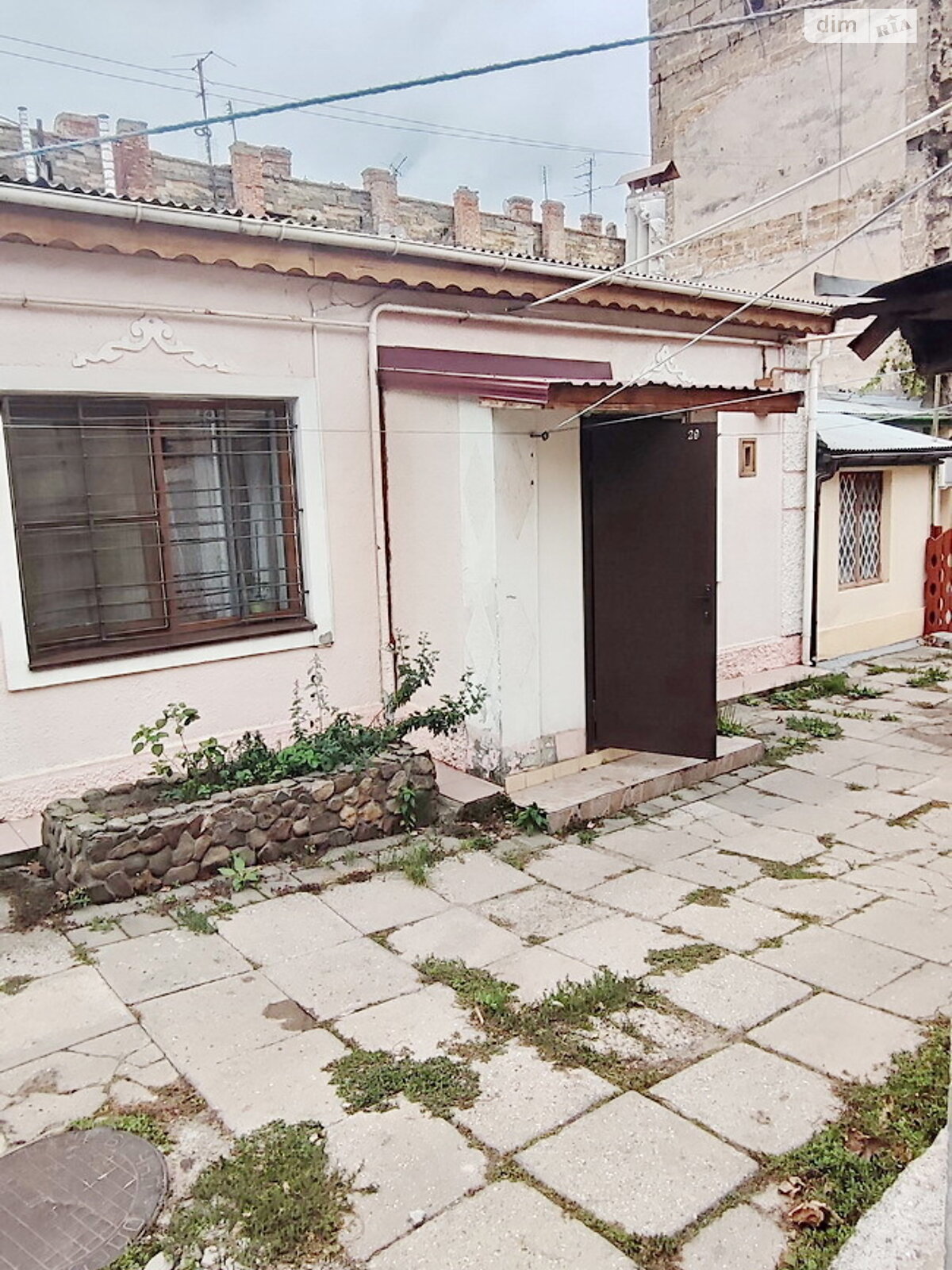 Продаж трикімнатної квартири в Одесі, на вул. Генерала Ватутіна 9, район Молдаванка фото 1 Продаж трикімнатної квартири в Одесі, на вул. Генерала Ватутіна 9, район Молдаванка фото 1