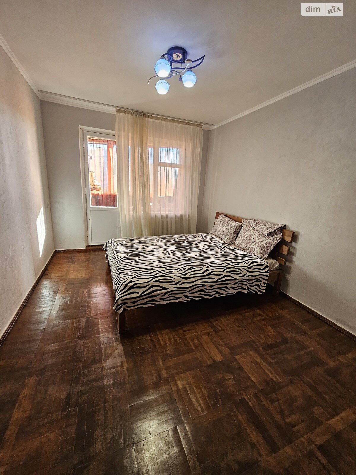 Продаж трикімнатної квартири в Одесі, на вул. Головківська, район Молдаванка фото 1 Продаж трикімнатної квартири в Одесі, на вул. Головківська, район Молдаванка фото 1