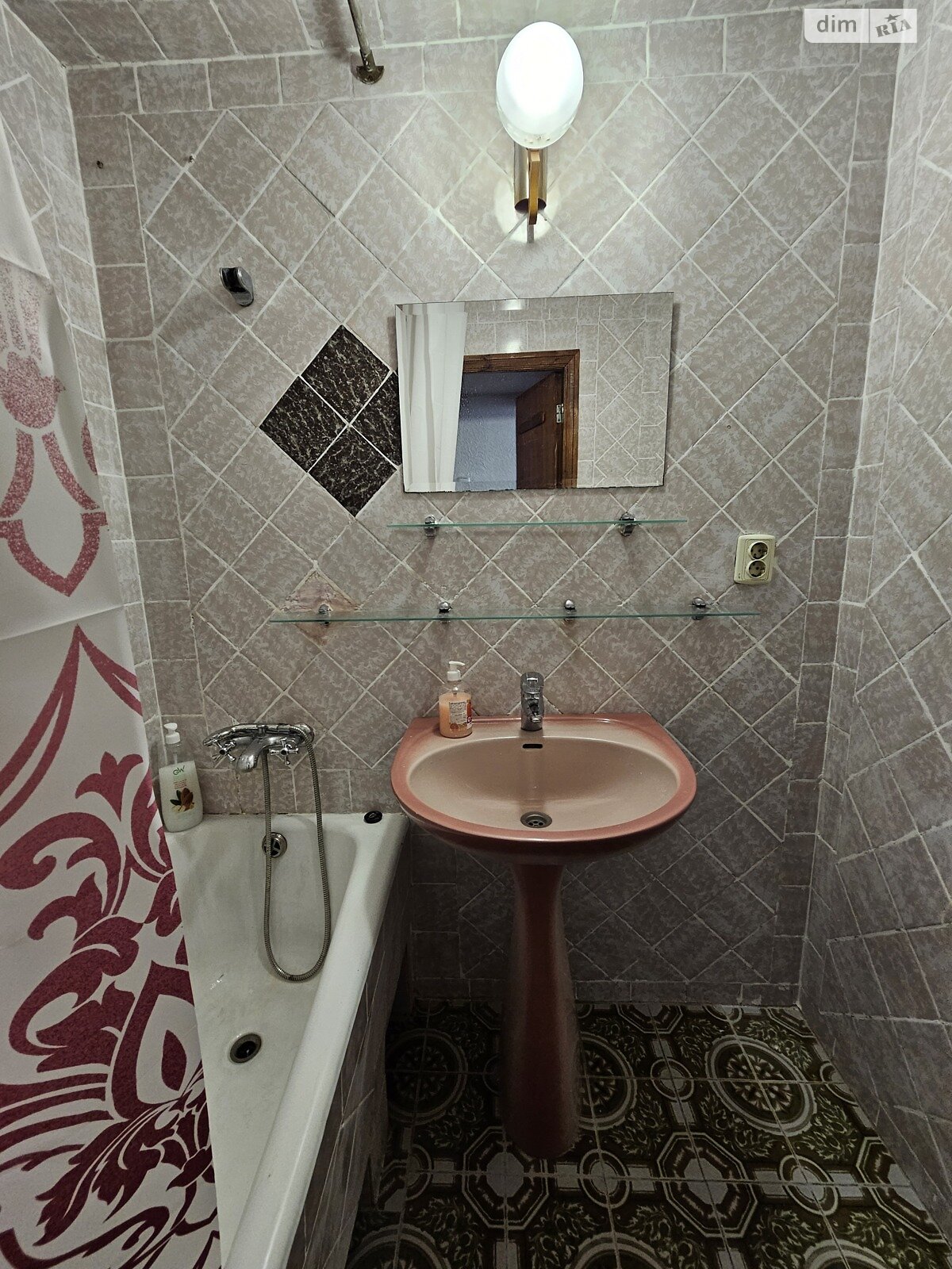 Продаж трикімнатної квартири в Одесі, на вул. Головківська, район Молдаванка фото 1 Продаж трикімнатної квартири в Одесі, на вул. Головківська, район Молдаванка фото 1