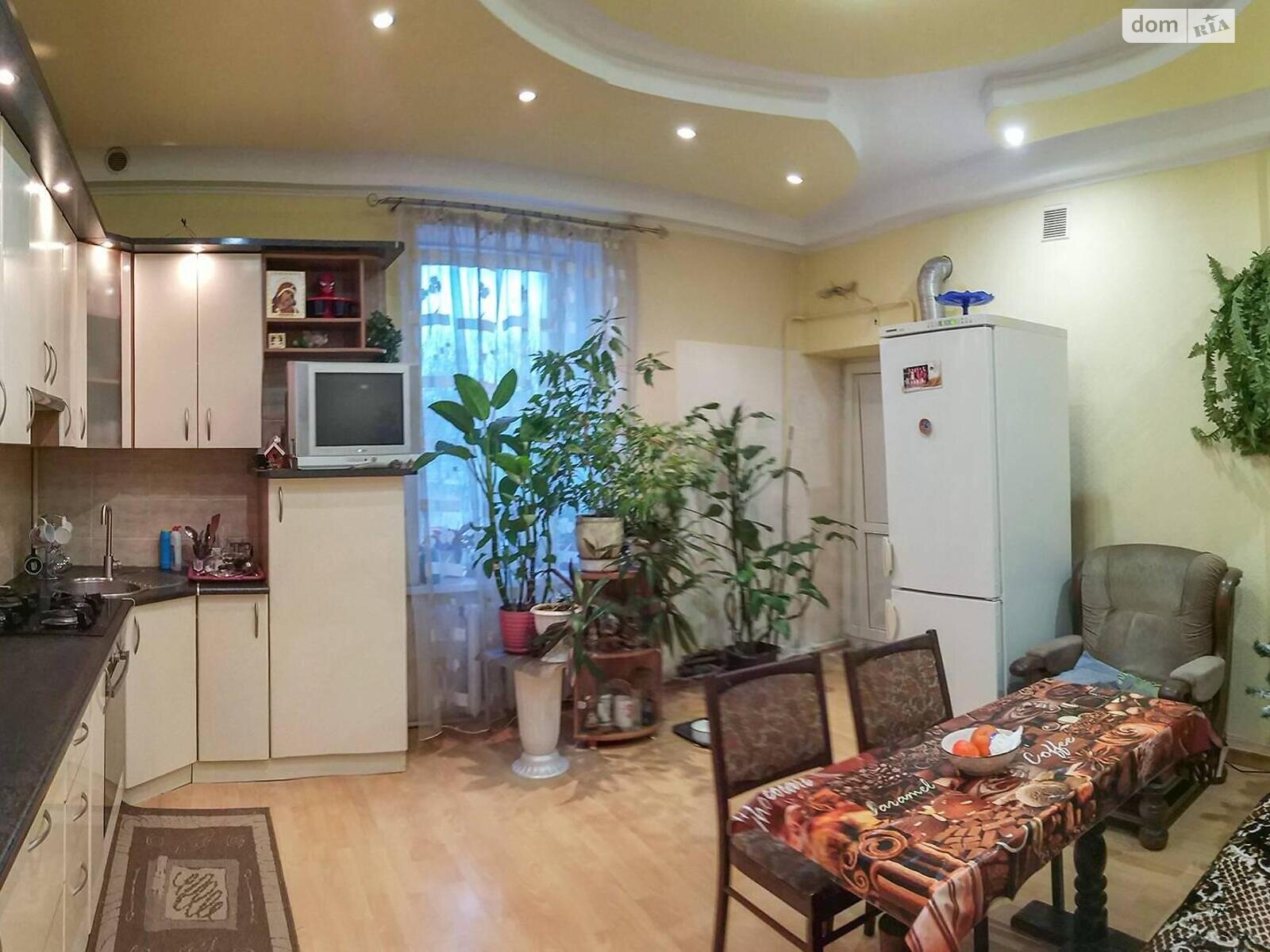 Продажа четырехкомнатной квартиры в Одессе, на ул. Богдана Хмельницкого, район Молдаванка фото 1