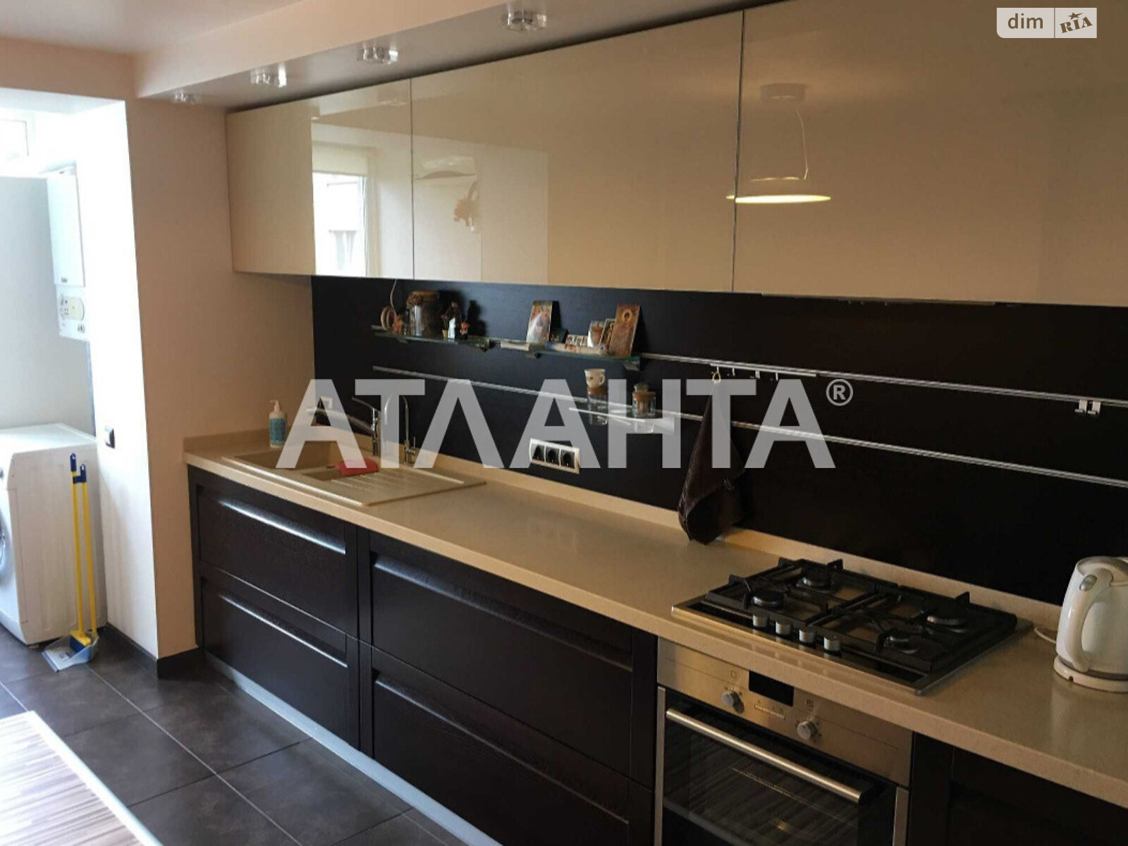 Продаж трикімнатної квартири в Одесі, на вул. Комітетська, район Молдаванка фото 1 Продаж трикімнатної квартири в Одесі, на вул. Комітетська, район Молдаванка фото 1