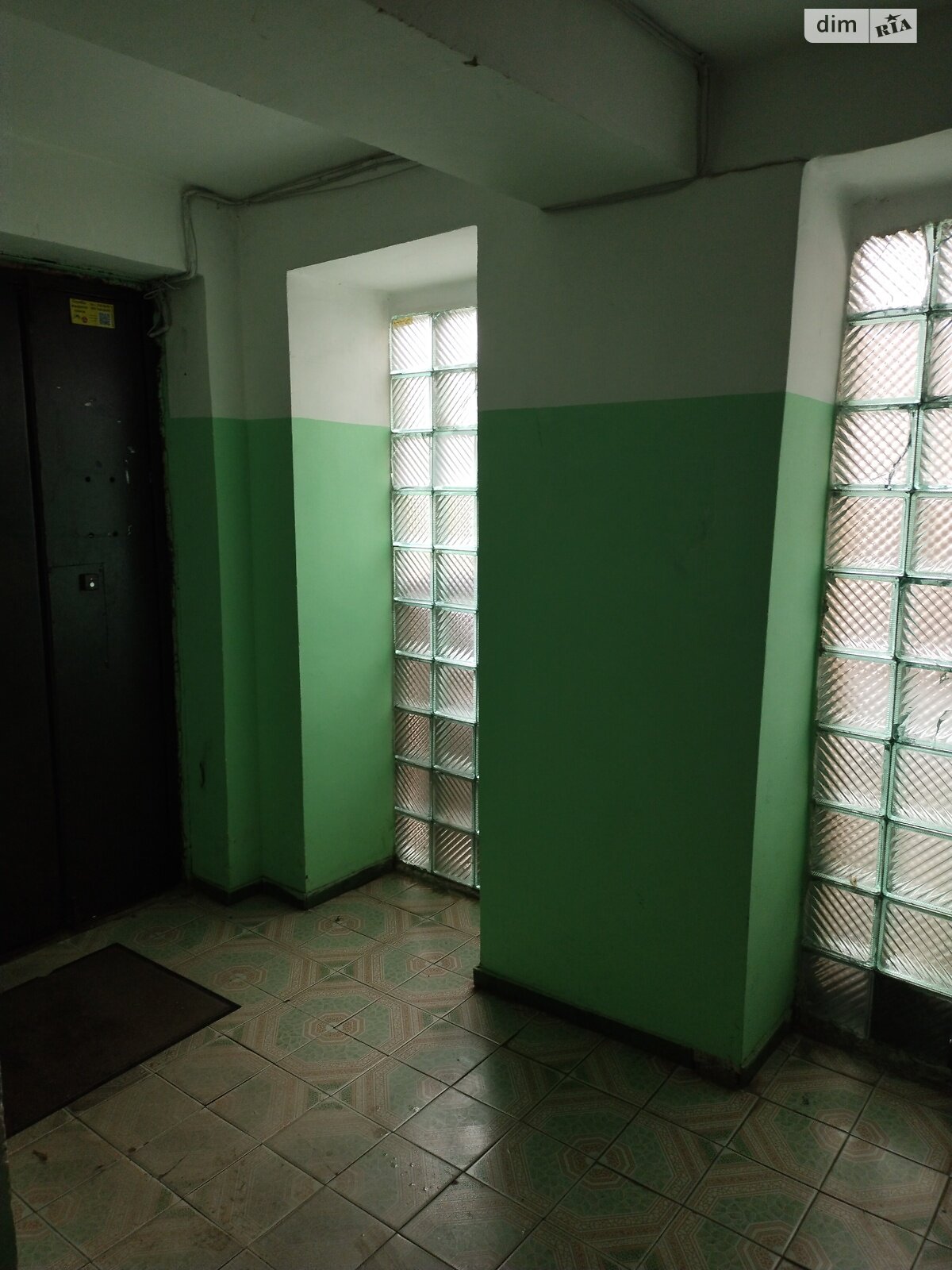 Продаж трикімнатної квартири в Одесі, на вул. Комітетська, район Молдаванка фото 1 Продаж трикімнатної квартири в Одесі, на вул. Комітетська, район Молдаванка фото 1