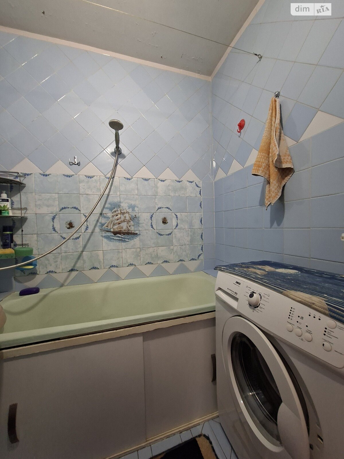 Продаж трикімнатної квартири в Одесі, на вул. Косвена 78, район Молдаванка фото 1 Продаж трикімнатної квартири в Одесі, на вул. Косвена 78, район Молдаванка фото 1