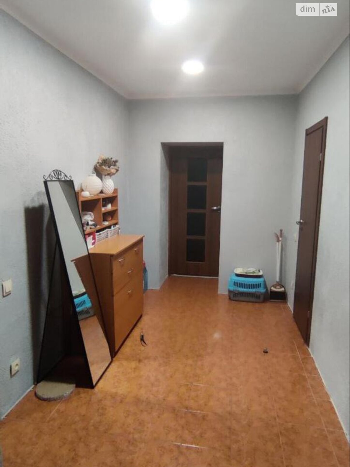 Продаж трикімнатної квартири в Одесі, на вул. Сєрова, район Молдаванка фото 1 Продаж трикімнатної квартири в Одесі, на вул. Сєрова, район Молдаванка фото 1
