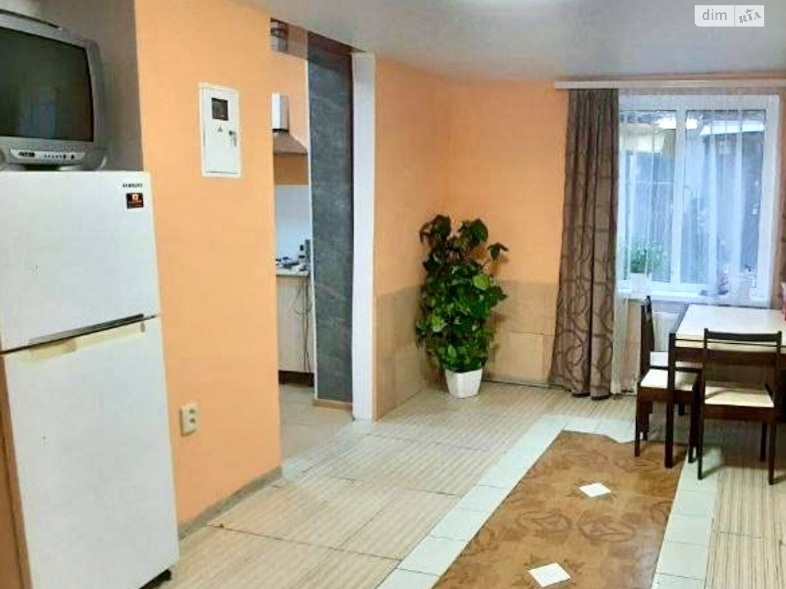 Продаж трикімнатної квартири в Одесі, на пл. Михайлівська, район Молдаванка фото 1 Продаж трикімнатної квартири в Одесі, на пл. Михайлівська, район Молдаванка фото 1