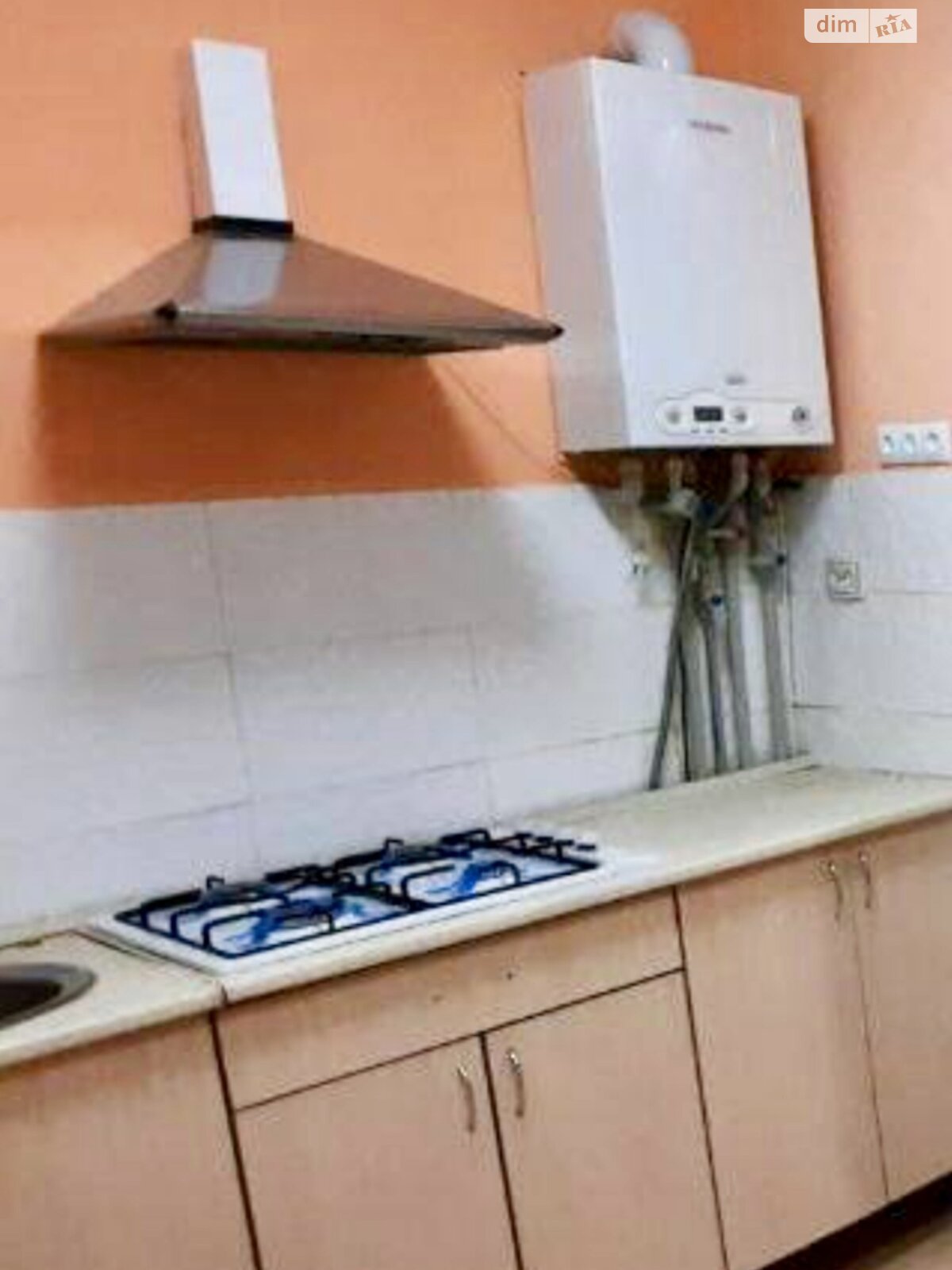 Продаж трикімнатної квартири в Одесі, на пл. Михайлівська, район Молдаванка фото 1 Продаж трикімнатної квартири в Одесі, на пл. Михайлівська, район Молдаванка фото 1
