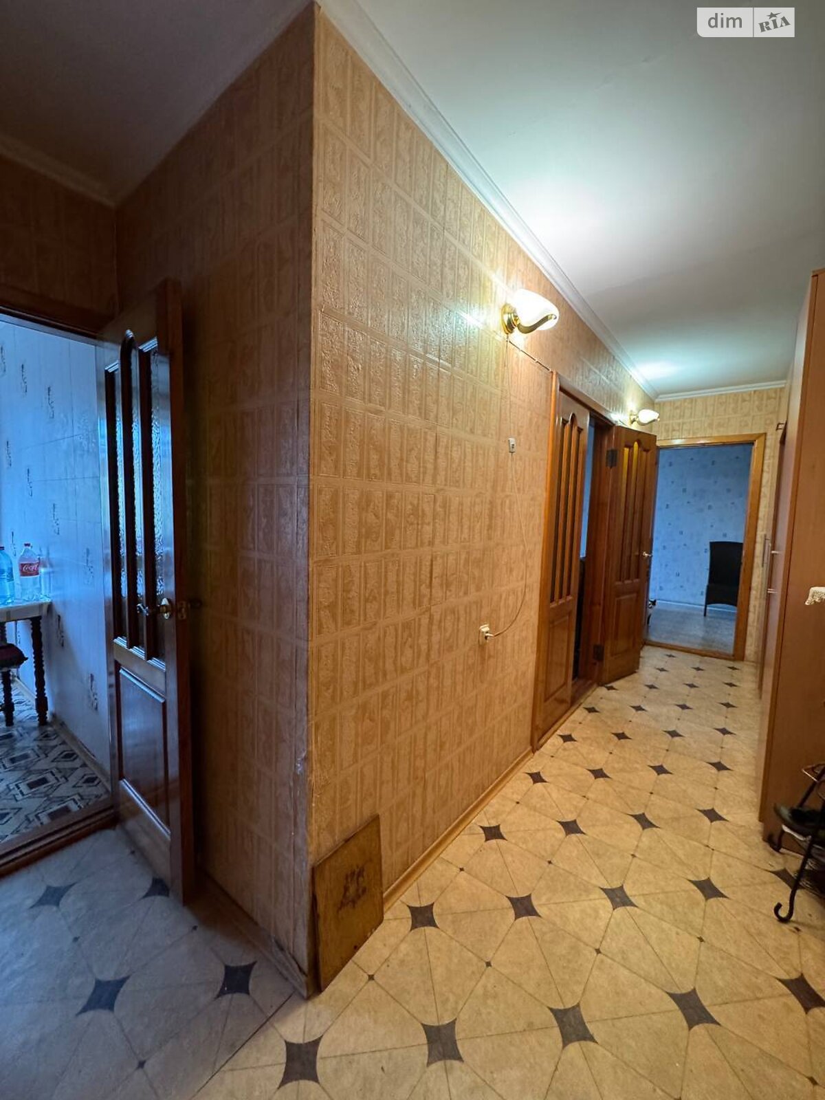Продажа двухкомнатной квартиры в Одессе, на пл. Михайловская, район Молдаванка фото 1 Продажа двухкомнатной квартиры в Одессе, на пл. Михайловская, район Молдаванка фото 1