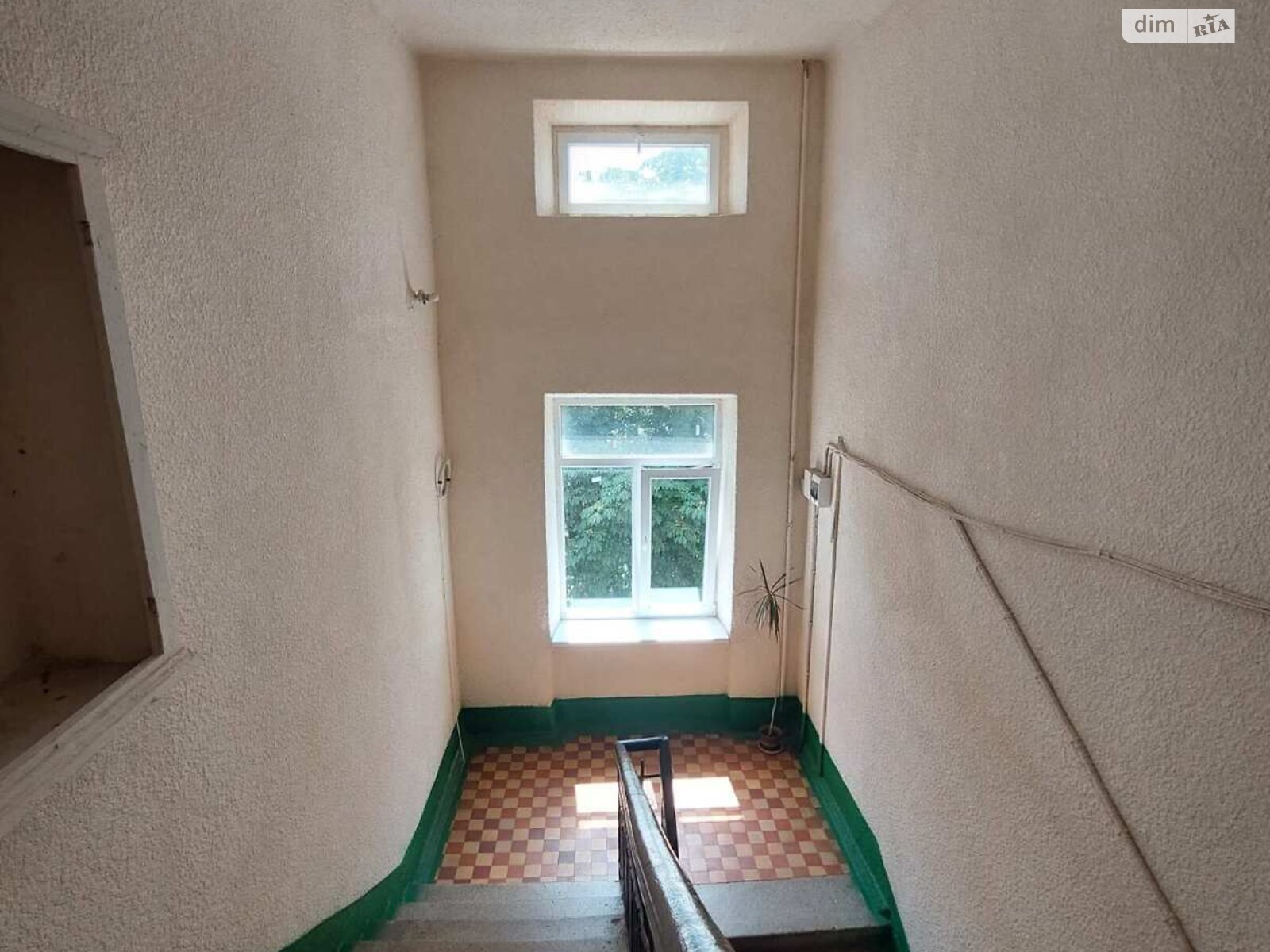 Продаж шестикімнатної квартири в Одесі, на вул. Прохоровська, район Молдаванка фото 1 Продаж шестикімнатної квартири в Одесі, на вул. Прохоровська, район Молдаванка фото 1