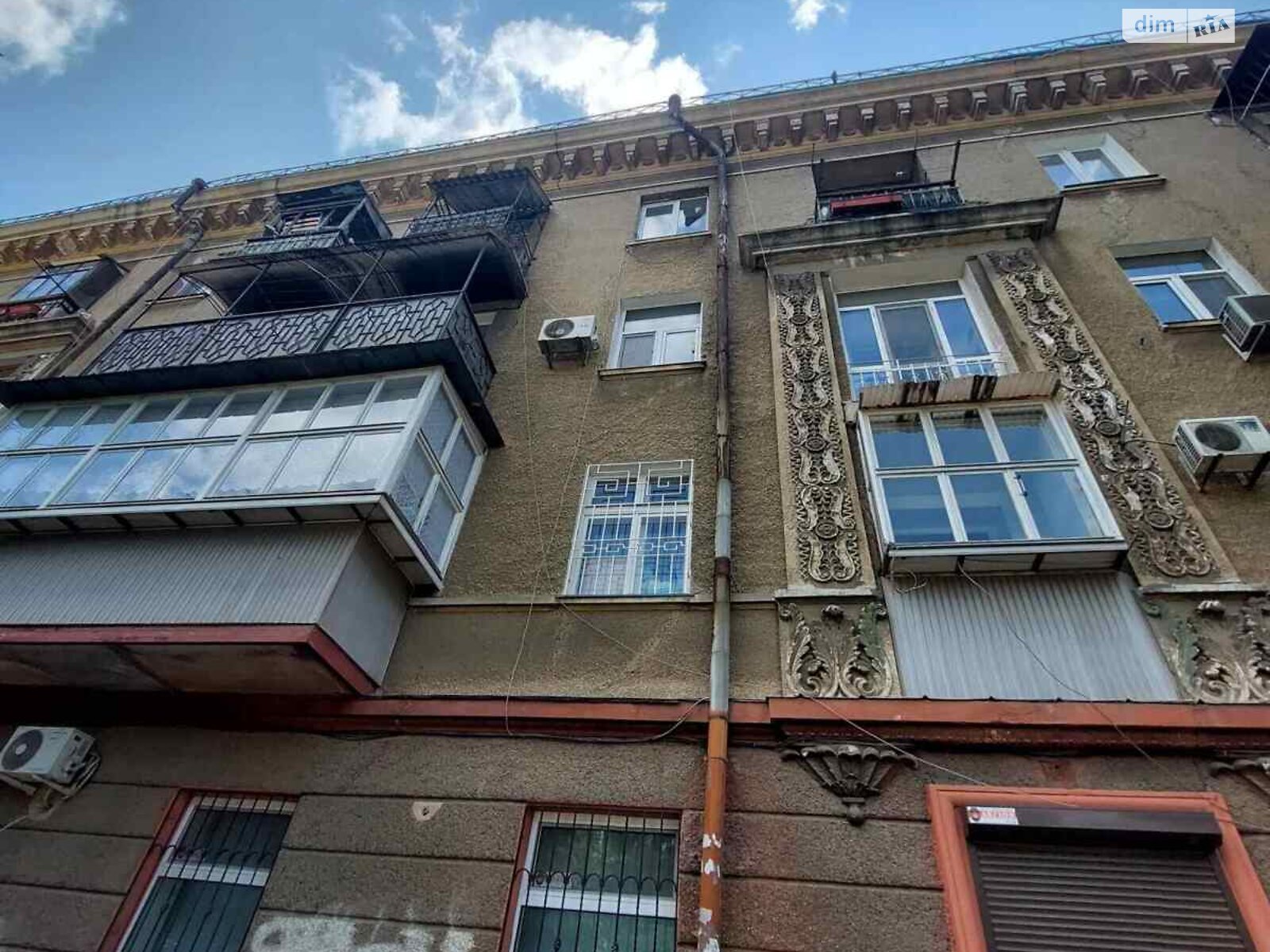 Продаж шестикімнатної квартири в Одесі, на вул. Прохоровська, район Молдаванка фото 1 Продаж шестикімнатної квартири в Одесі, на вул. Прохоровська, район Молдаванка фото 1