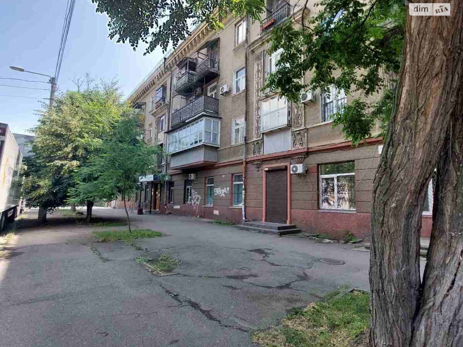Продаж шестикімнатної квартири в Одесі, на вул. Прохоровська, район Молдаванка фото 1 Продаж шестикімнатної квартири в Одесі, на вул. Прохоровська, район Молдаванка фото 1