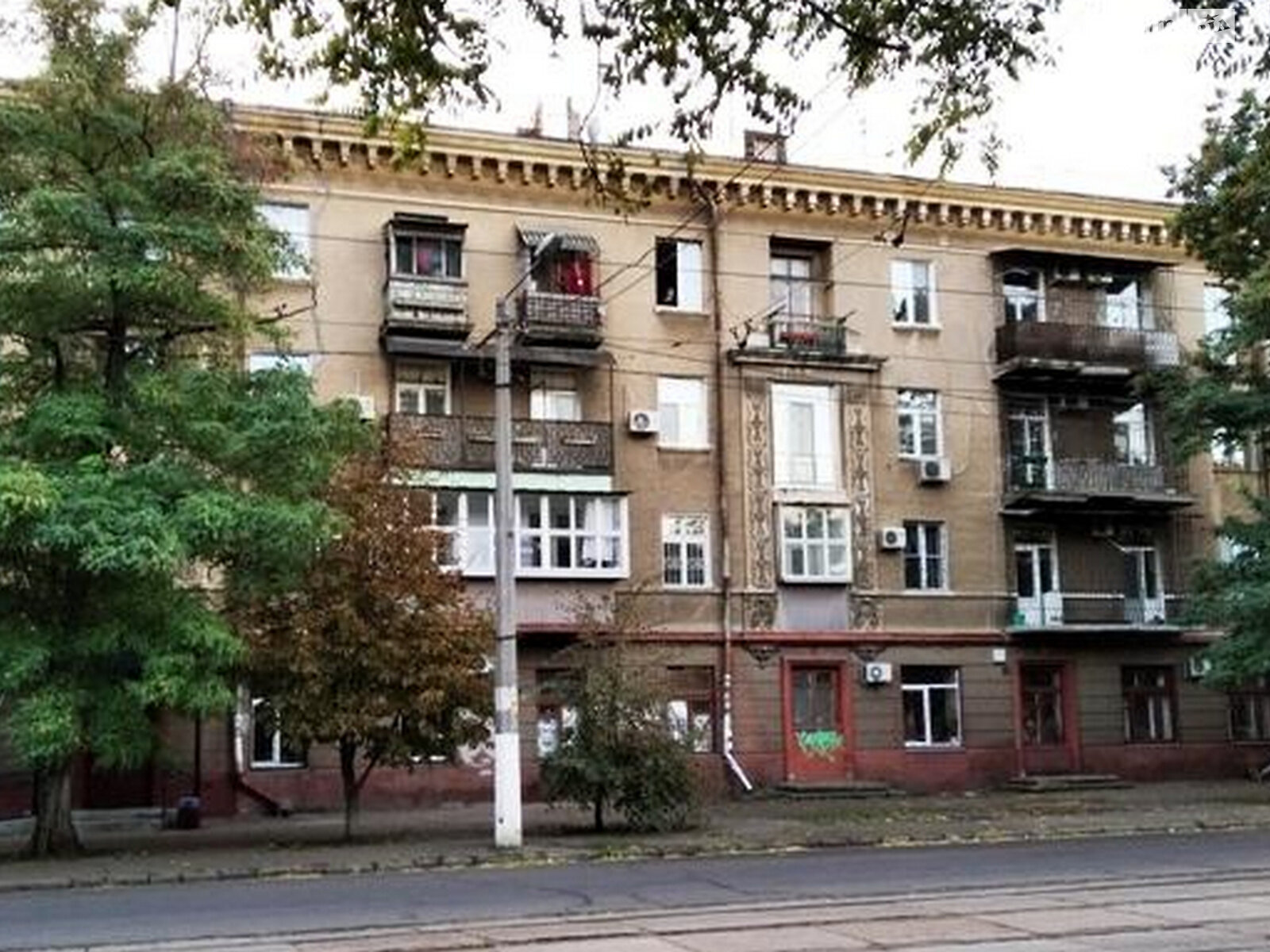 Продаж шестикімнатної квартири в Одесі, на вул. Прохоровська, район Молдаванка фото 1 Продаж шестикімнатної квартири в Одесі, на вул. Прохоровська, район Молдаванка фото 1