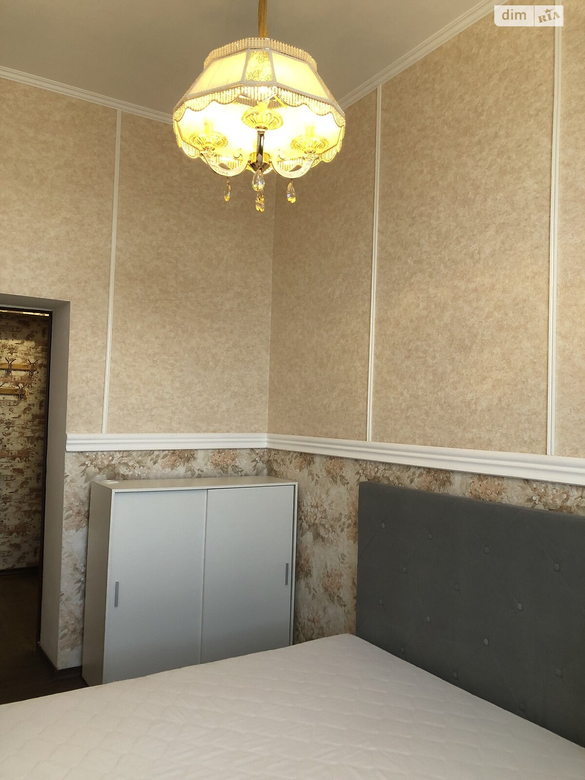 Продаж трикімнатної квартири в Одесі, на вул. Прохоровська 15, район Молдаванка фото 1