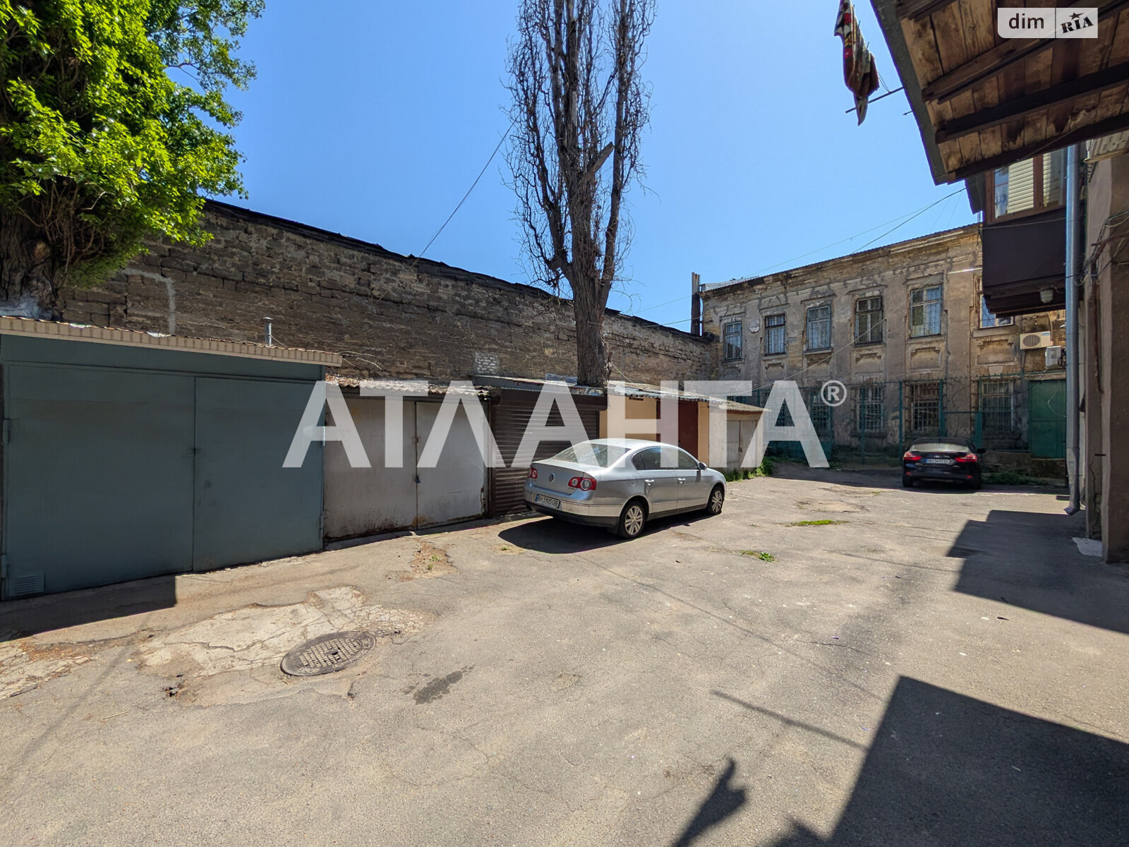 Продаж трикімнатної квартири в Одесі, на вул. Разумовська, район Молдаванка фото 1 Продаж трикімнатної квартири в Одесі, на вул. Разумовська, район Молдаванка фото 1