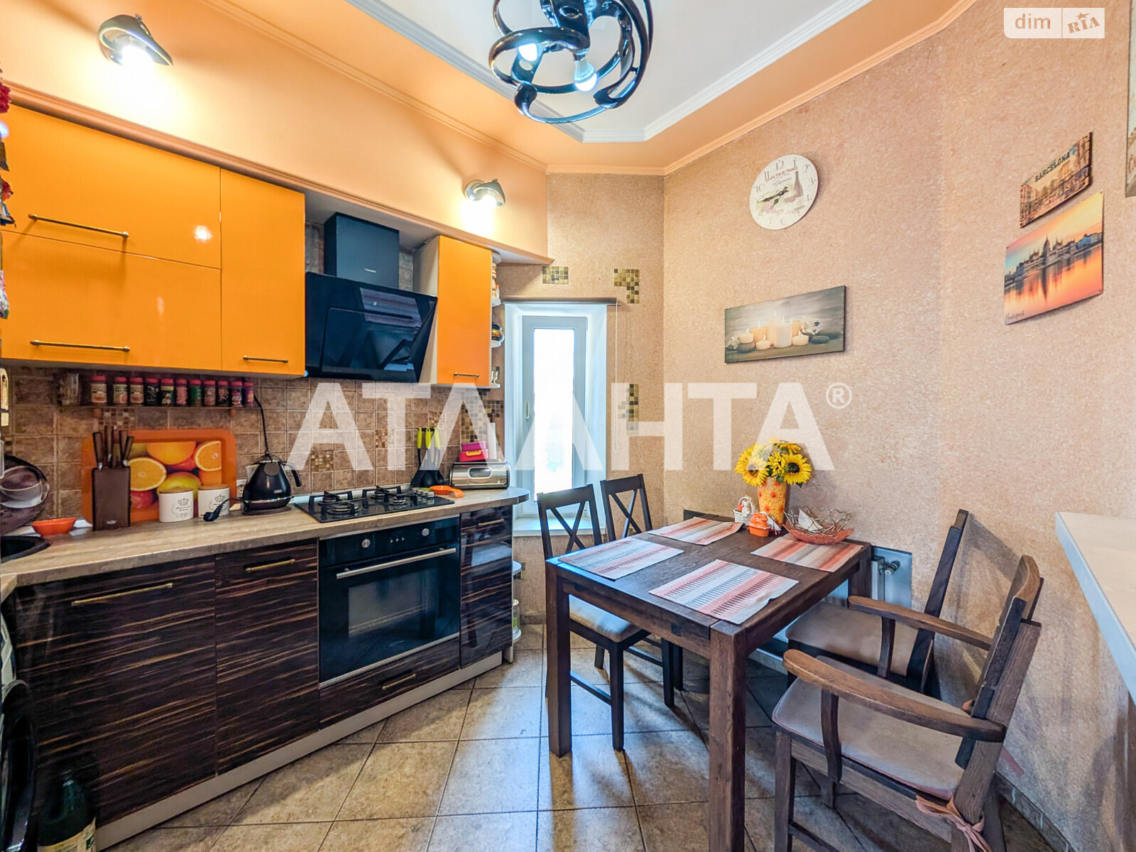 Продаж трикімнатної квартири в Одесі, на вул. Разумовська, район Молдаванка фото 1 Продаж трикімнатної квартири в Одесі, на вул. Разумовська, район Молдаванка фото 1