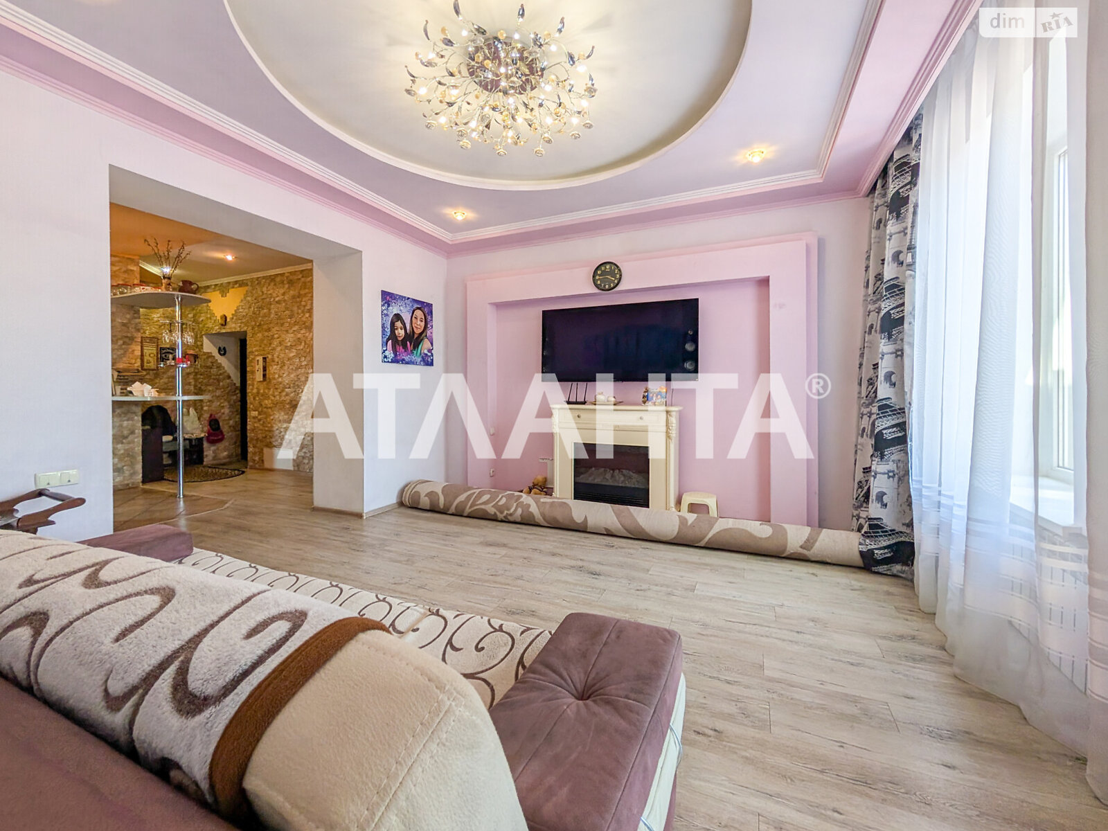 Продаж трикімнатної квартири в Одесі, на вул. Разумовська, район Молдаванка фото 1 Продаж трикімнатної квартири в Одесі, на вул. Разумовська, район Молдаванка фото 1