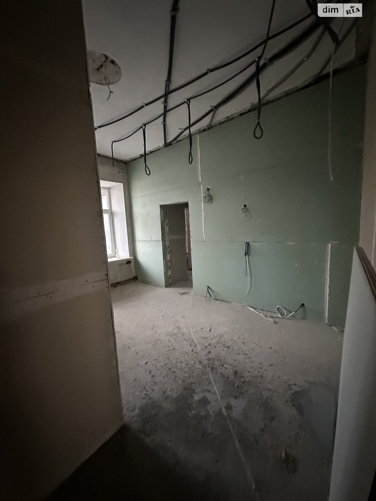 Продажа пятикомнатной квартиры в Одессе, на ул. Серова, район Молдаванка фото 1 Продажа пятикомнатной квартиры в Одессе, на ул. Серова, район Молдаванка фото 1
