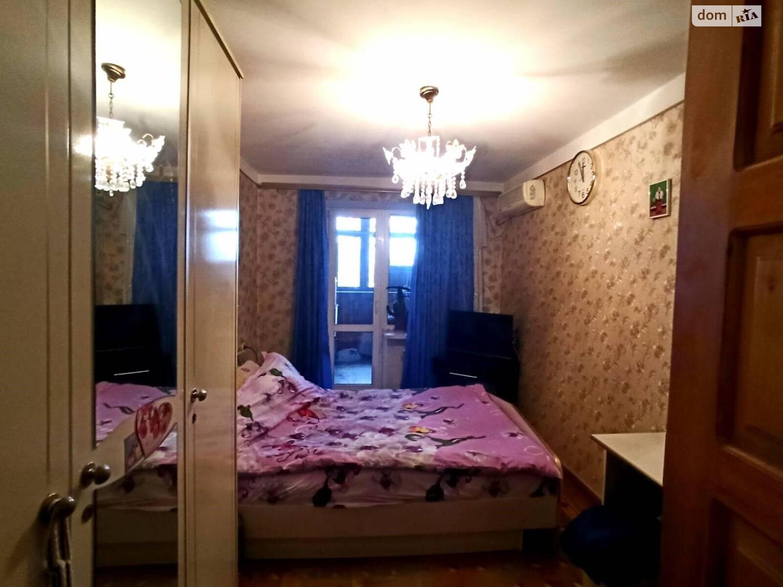 Продажа трехкомнатной квартиры в Одессе, на ул. Средняя, район Молдаванка фото 1