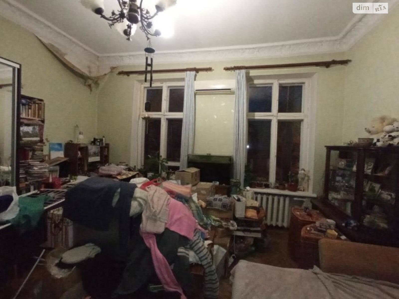Продажа четырехкомнатной квартиры в Одессе, на ул. Средняя 10, район Молдаванка фото 1 Продажа четырехкомнатной квартиры в Одессе, на ул. Средняя 10, район Молдаванка фото 1