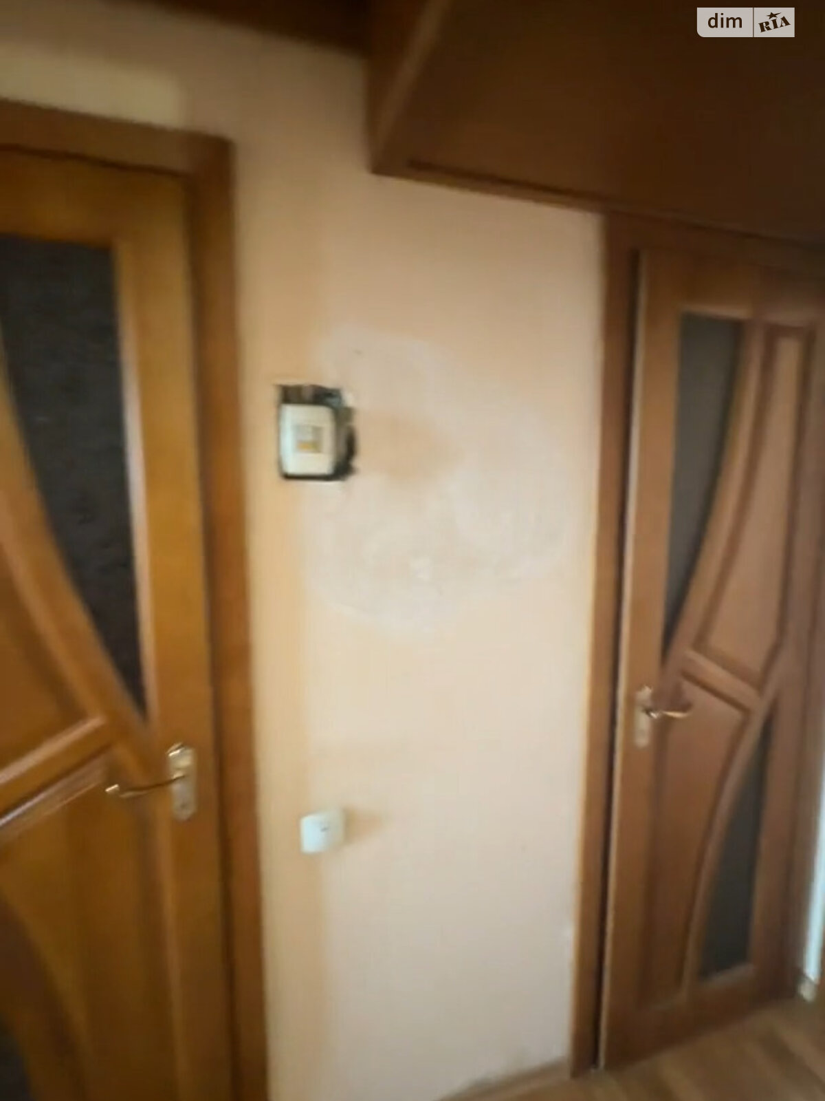 Продаж трикімнатної квартири в Одесі, на вул. Середня 61, район Молдаванка фото 1 Продаж трикімнатної квартири в Одесі, на вул. Середня 61, район Молдаванка фото 1