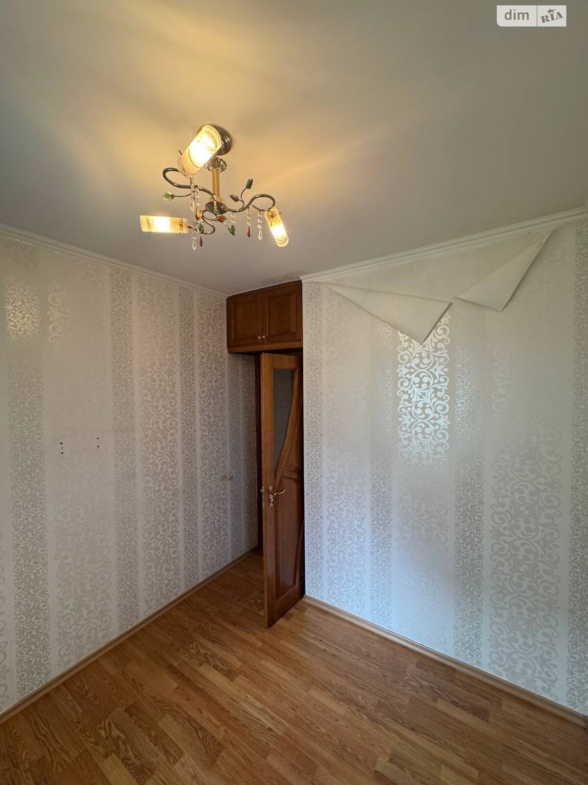 Продаж трикімнатної квартири в Одесі, на вул. Середня 61, район Молдаванка фото 1 Продаж трикімнатної квартири в Одесі, на вул. Середня 61, район Молдаванка фото 1