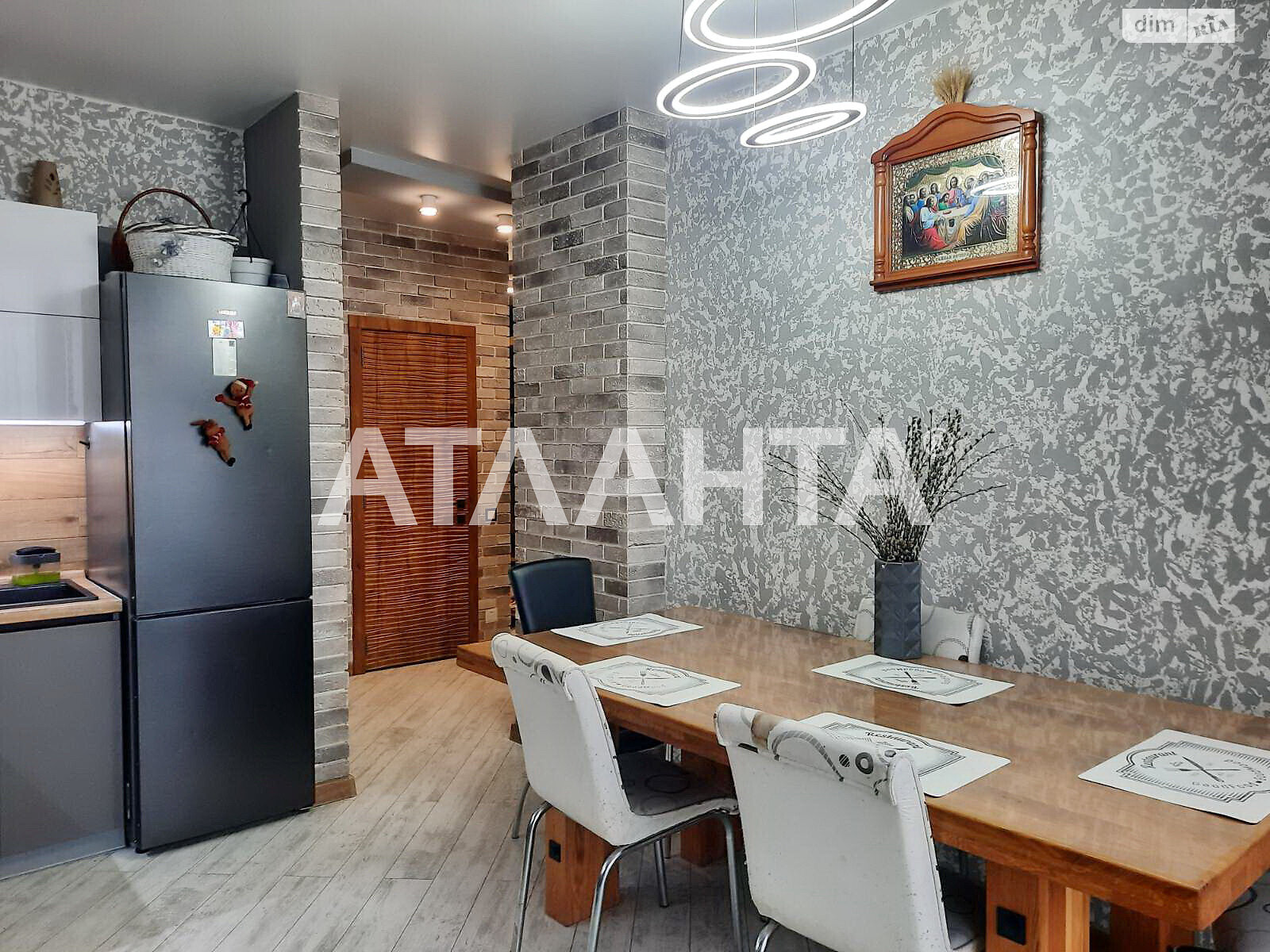Продажа трехкомнатной квартиры в Лиманке, на проспект Небесної Сотні 111, фото 1 Продажа трехкомнатной квартиры в Лиманке, на проспект Небесної Сотні 111, фото 1