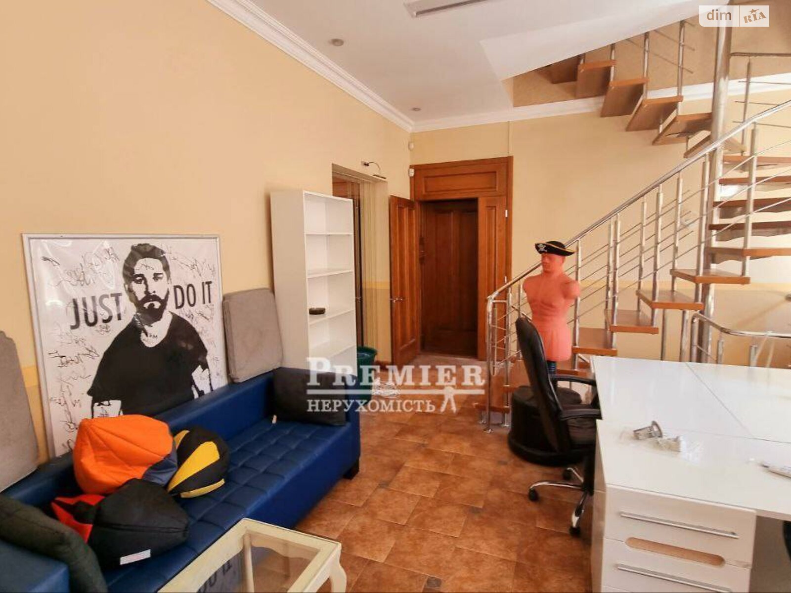Продаж чотирикімнатної квартири в Одесі, на вул. Ніжинська 30, фото 1 Продаж чотирикімнатної квартири в Одесі, на вул. Ніжинська 30, фото 1