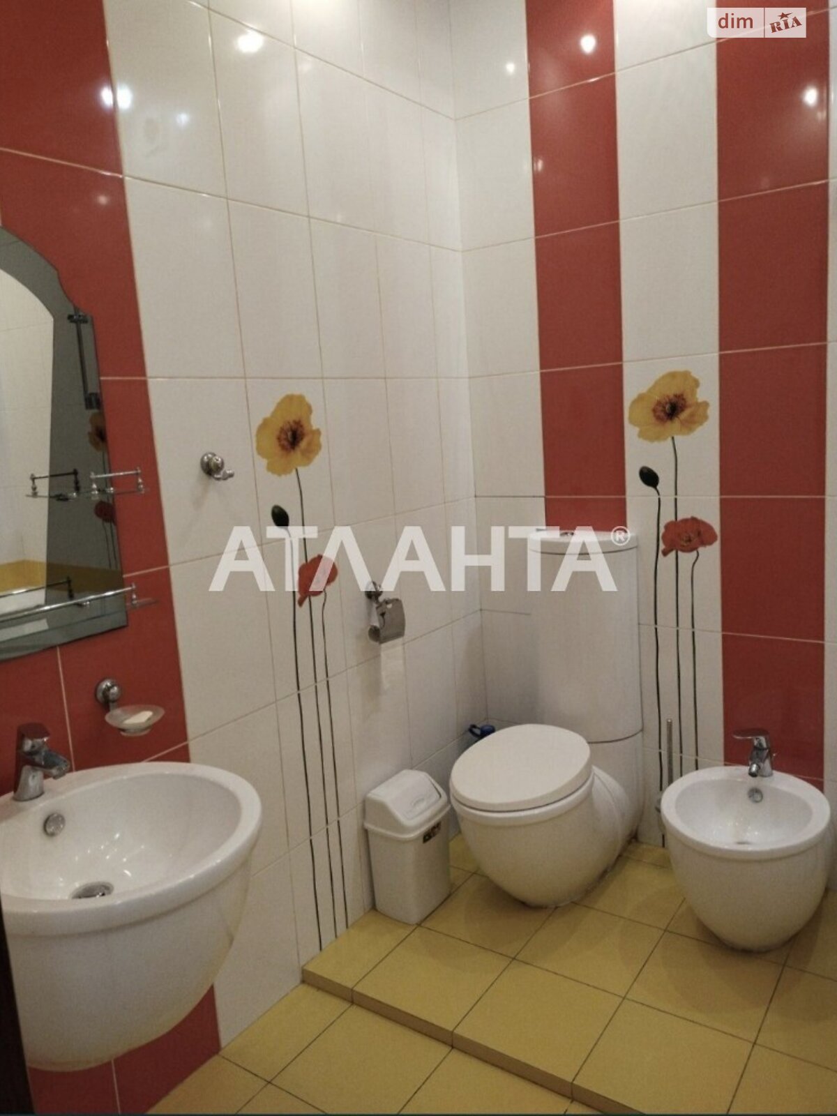 Продаж трикімнатної квартири в Одесі, на бул. Французький, район Отрада фото 1 Продаж трикімнатної квартири в Одесі, на бул. Французький, район Отрада фото 1