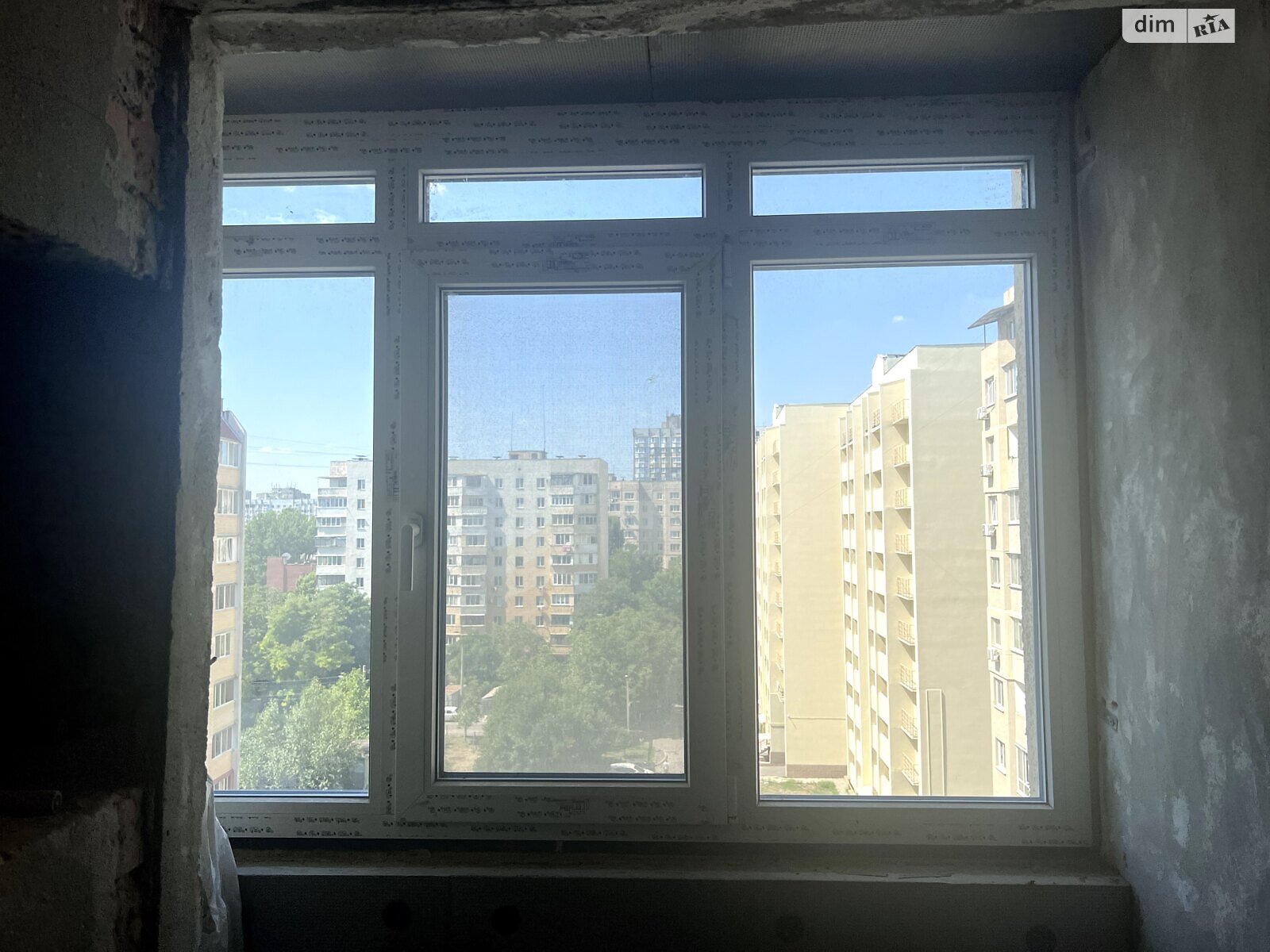 Продажа трехкомнатной квартиры в Одессе, на ул. Владислава Бувалкина 75, район Пересыпский фото 1