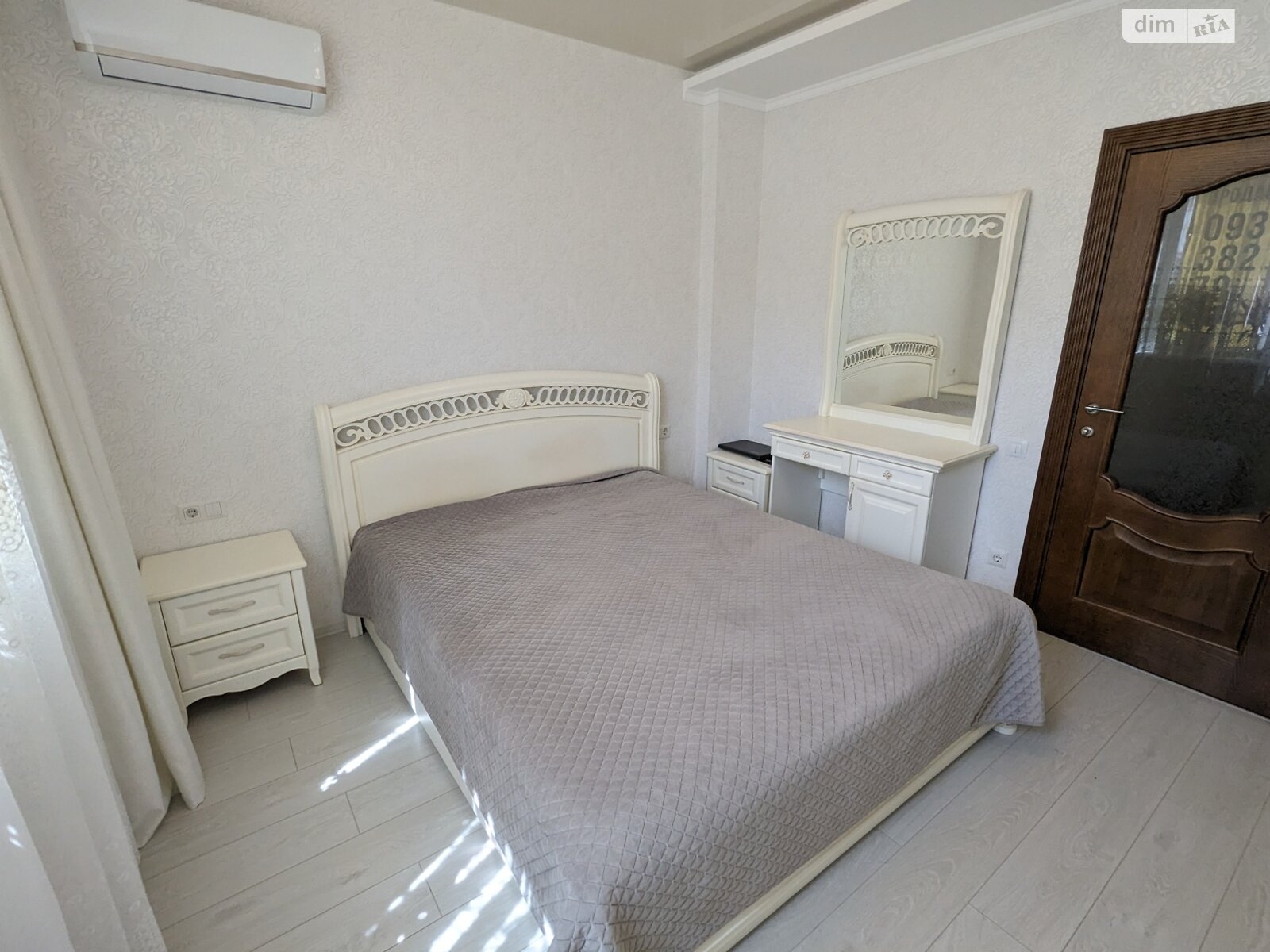 Продаж трикімнатної квартири в Одесі, на вул. Академіка Сахарова, район Пересипський фото 1 Продаж трикімнатної квартири в Одесі, на вул. Академіка Сахарова, район Пересипський фото 1