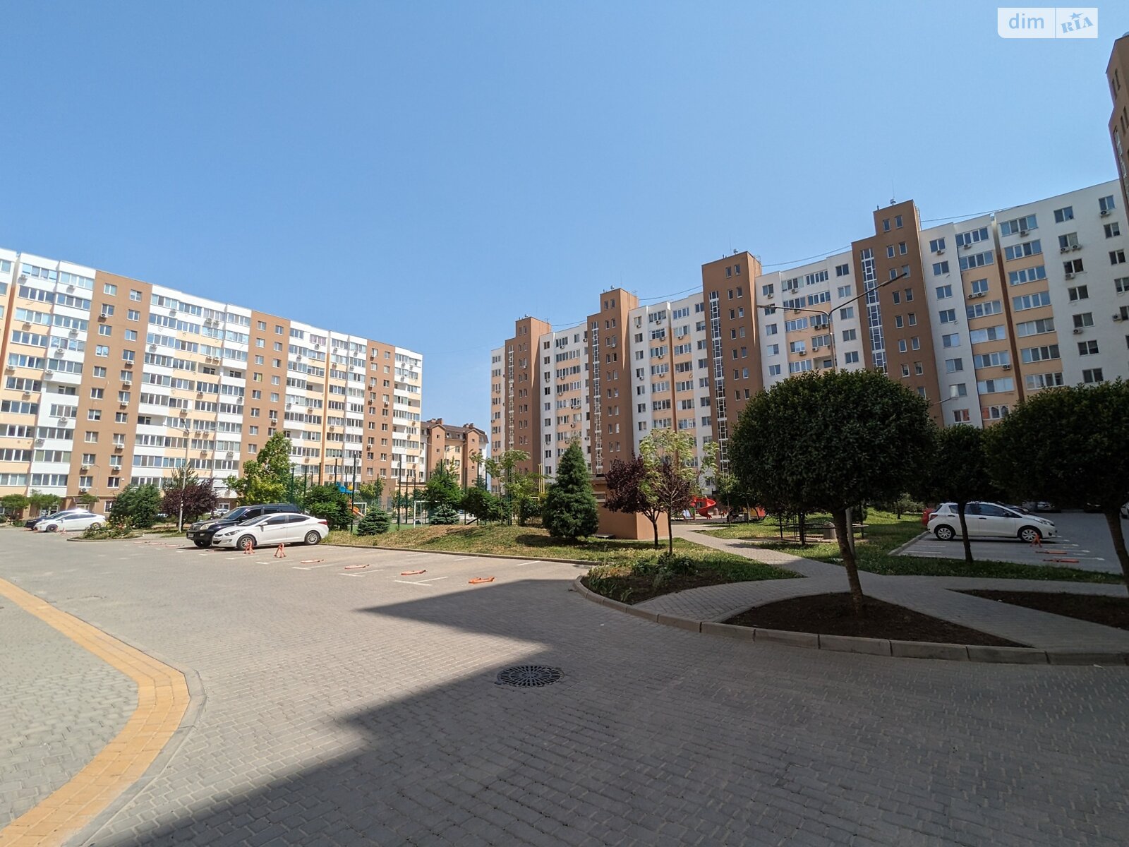 Продаж трикімнатної квартири в Одесі, на вул. Академіка Сахарова, район Пересипський фото 1 Продаж трикімнатної квартири в Одесі, на вул. Академіка Сахарова, район Пересипський фото 1