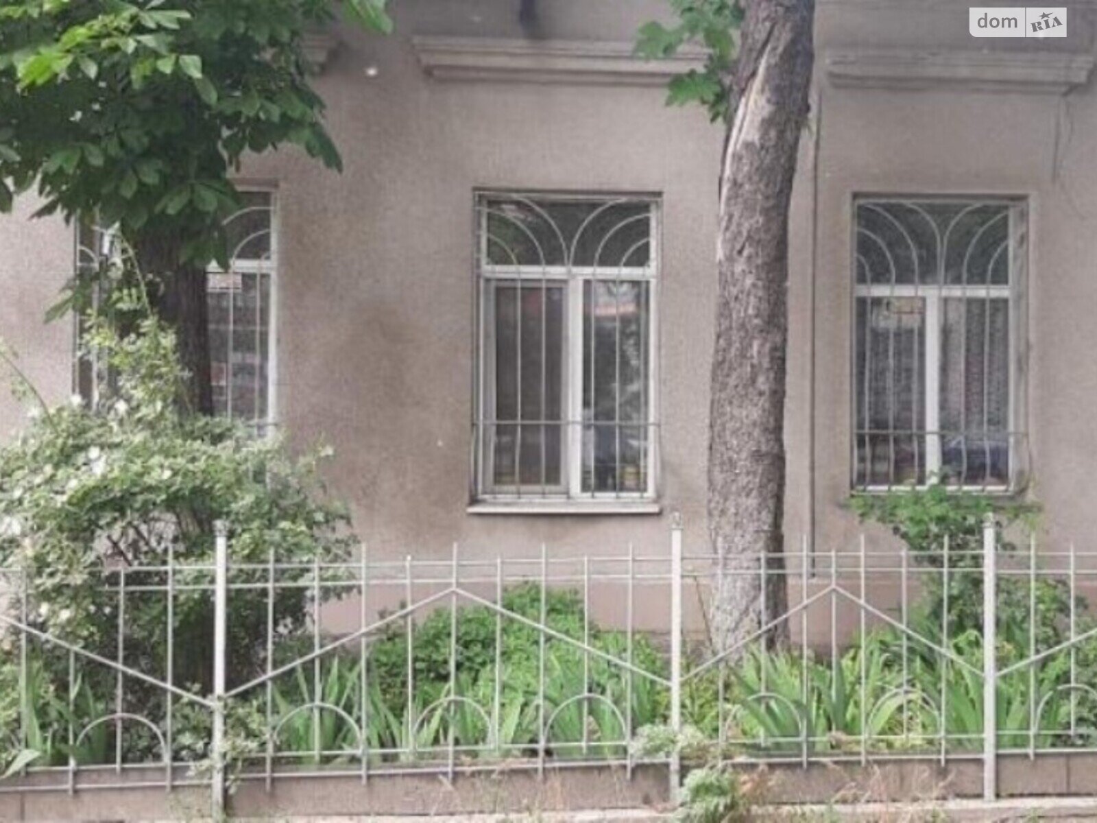 Продаж трикімнатної квартири в Одесі, на вул. Чорноморського козацтва, район Пересипь фото 1
