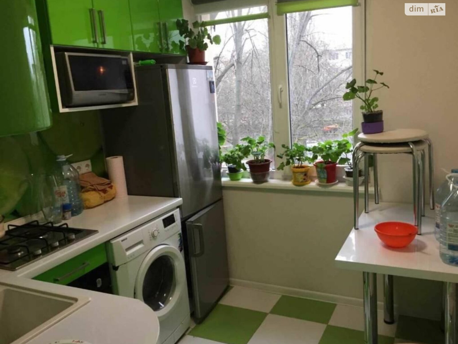 Продаж трикімнатної квартири в Одесі, на вул. 28-ї Бригади, район Пересипський фото 1 Продаж трикімнатної квартири в Одесі, на вул. 28-ї Бригади, район Пересипський фото 1
