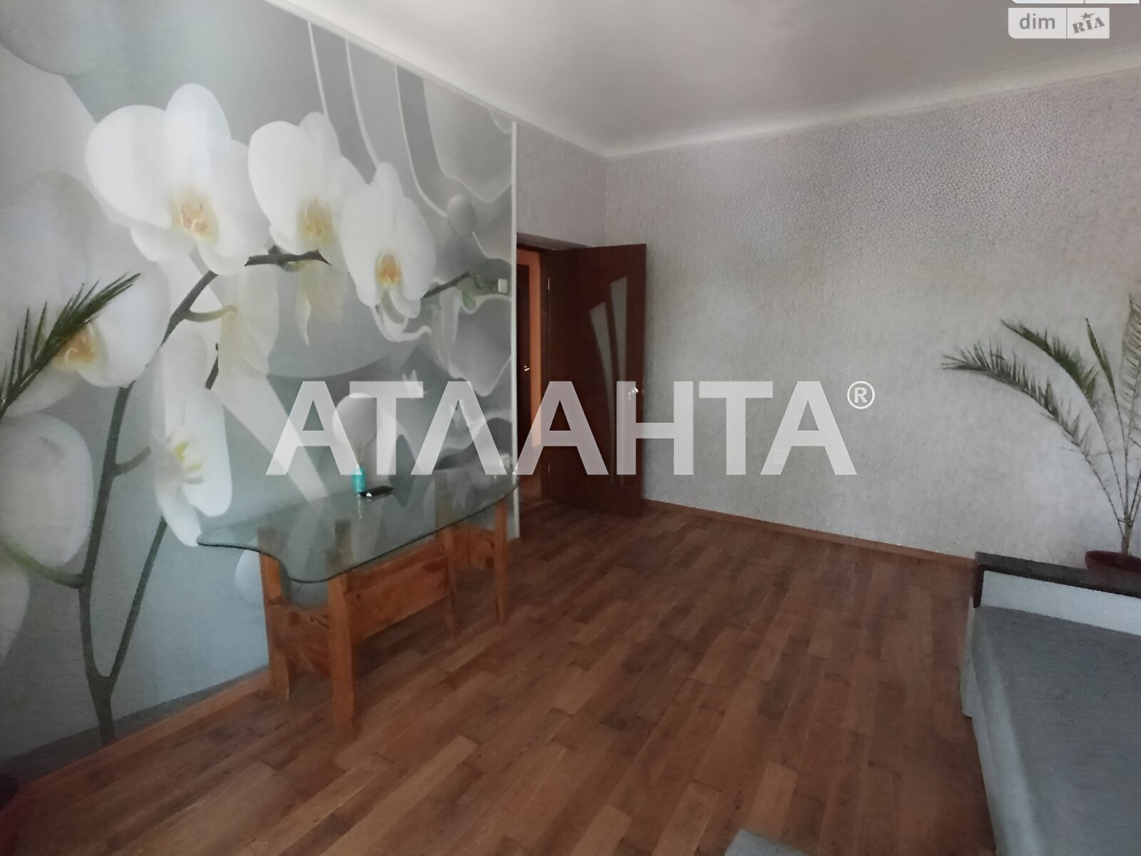 Продажа трехкомнатной квартиры в Одессе, на ул. Михаила Грушевского, район Пересыпский фото 1 Продажа трехкомнатной квартиры в Одессе, на ул. Михаила Грушевского, район Пересыпский фото 1