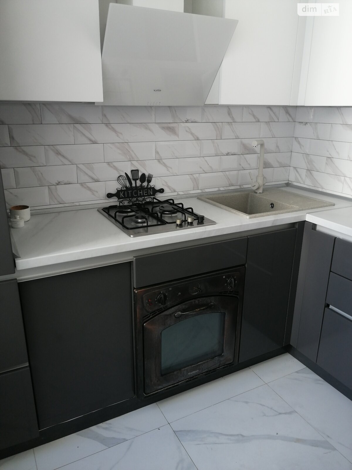 Продажа трехкомнатной квартиры в Одессе, на ул. Академика Сахарова, кв. 75, район Пересыпский фото 1 Продажа трехкомнатной квартиры в Одессе, на ул. Академика Сахарова, кв. 75, район Пересыпский фото 1