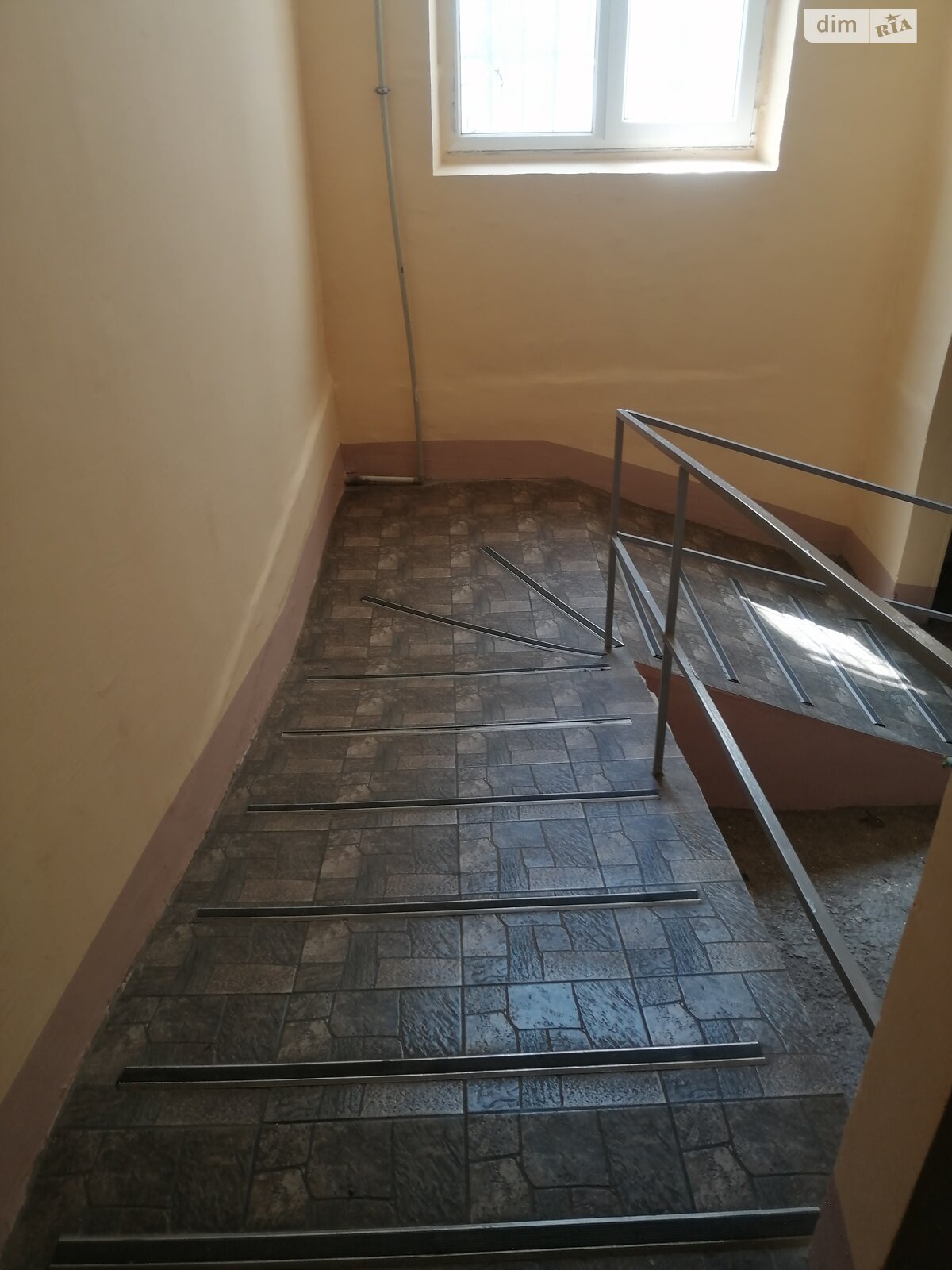 Продажа трехкомнатной квартиры в Одессе, на ул. Академика Сахарова, кв. 75, район Пересыпский фото 1 Продажа трехкомнатной квартиры в Одессе, на ул. Академика Сахарова, кв. 75, район Пересыпский фото 1