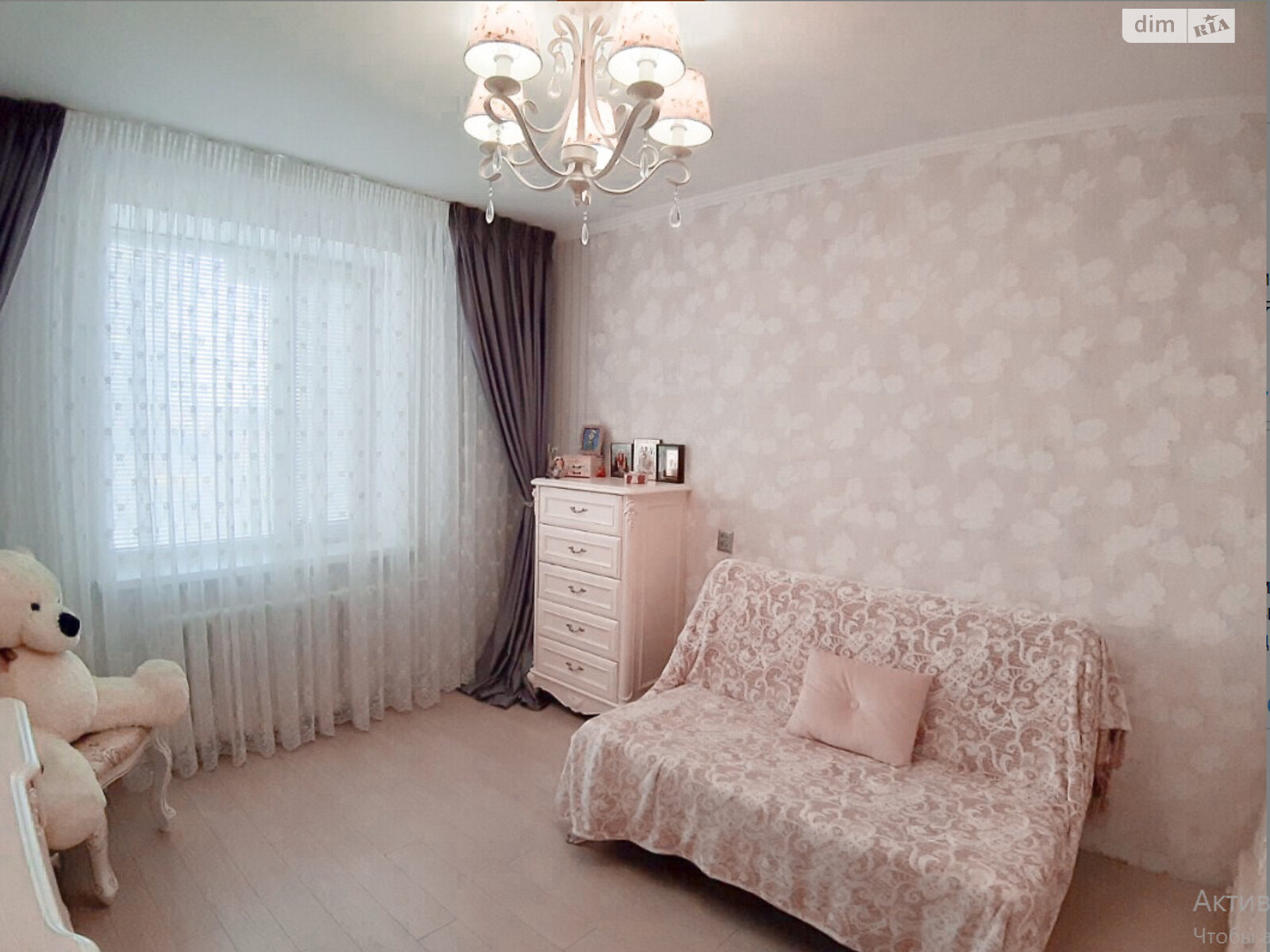 Продажа трехкомнатной квартиры в Одессе, на ул. Академика Заболотного, район Пересыпский фото 1