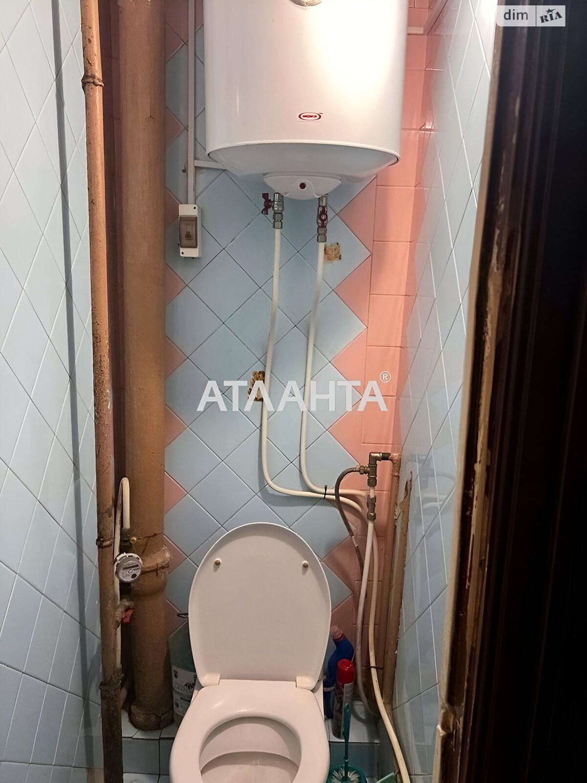 Продаж трикімнатної квартири в Одесі, на вул. Академіка Заболотного, район Пересипський фото 1 Продаж трикімнатної квартири в Одесі, на вул. Академіка Заболотного, район Пересипський фото 1